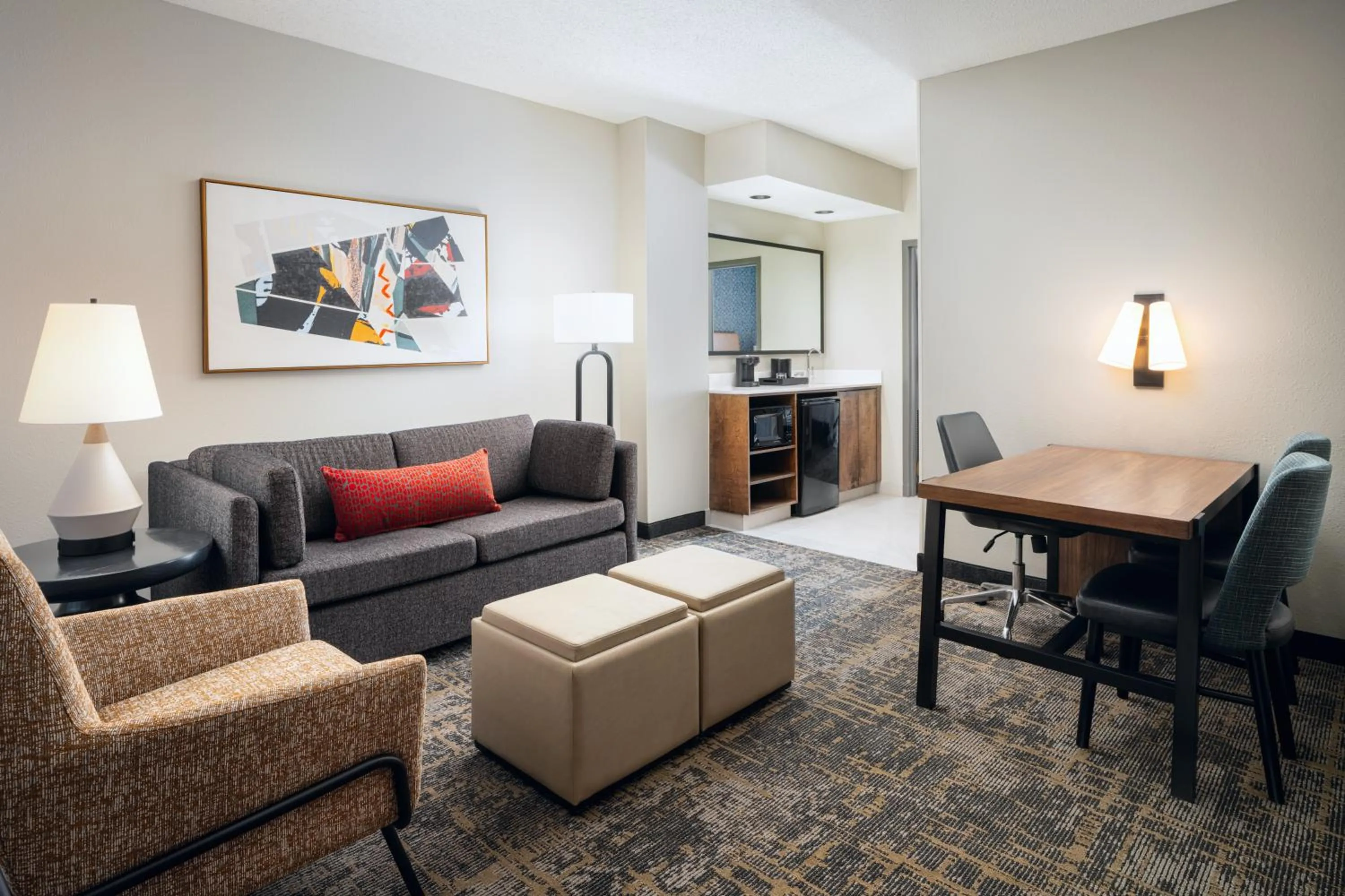 Living room in Embassy Suites Lincoln