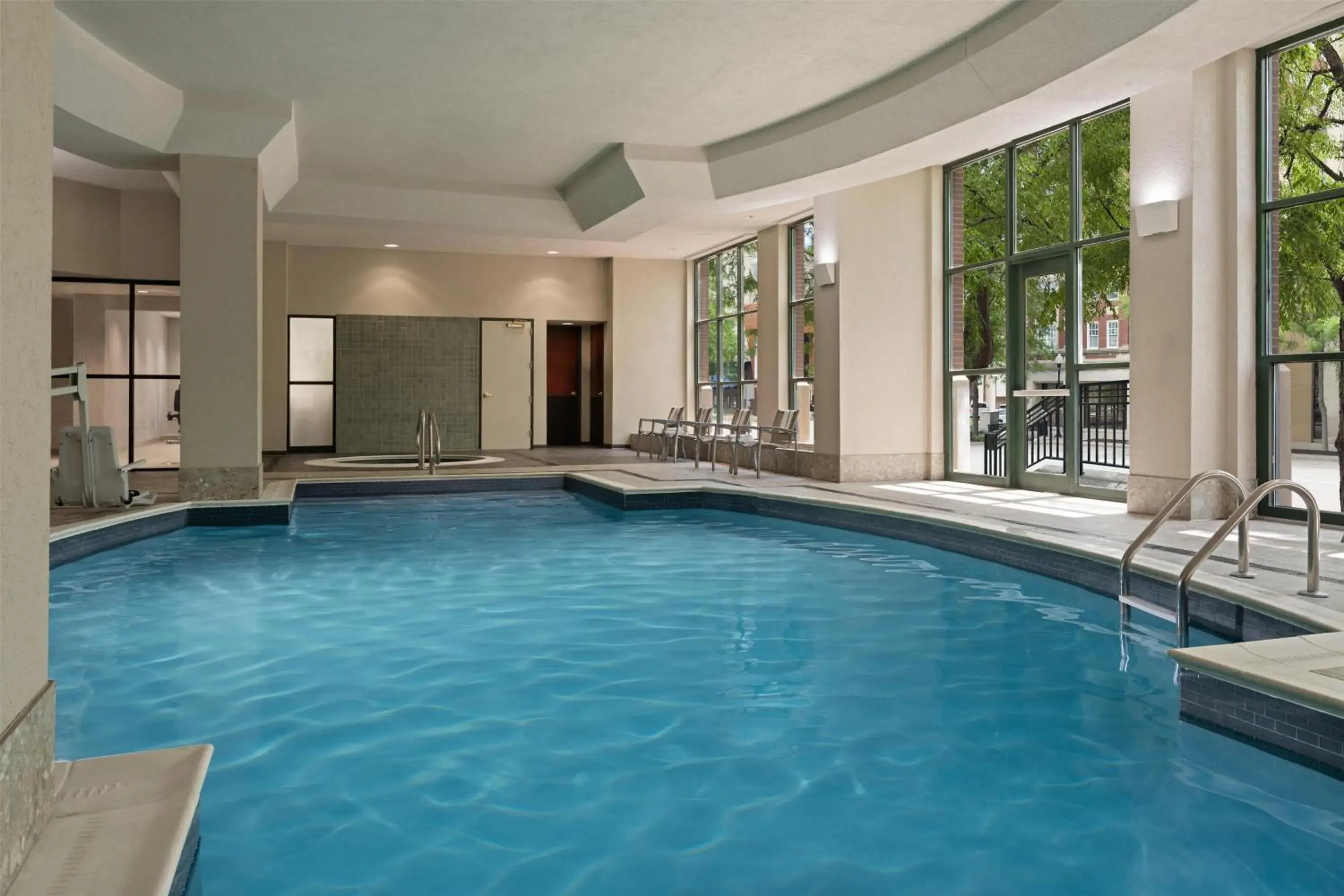 Pool view in Embassy Suites Lincoln Pool view in Embassy Suites Lincoln
