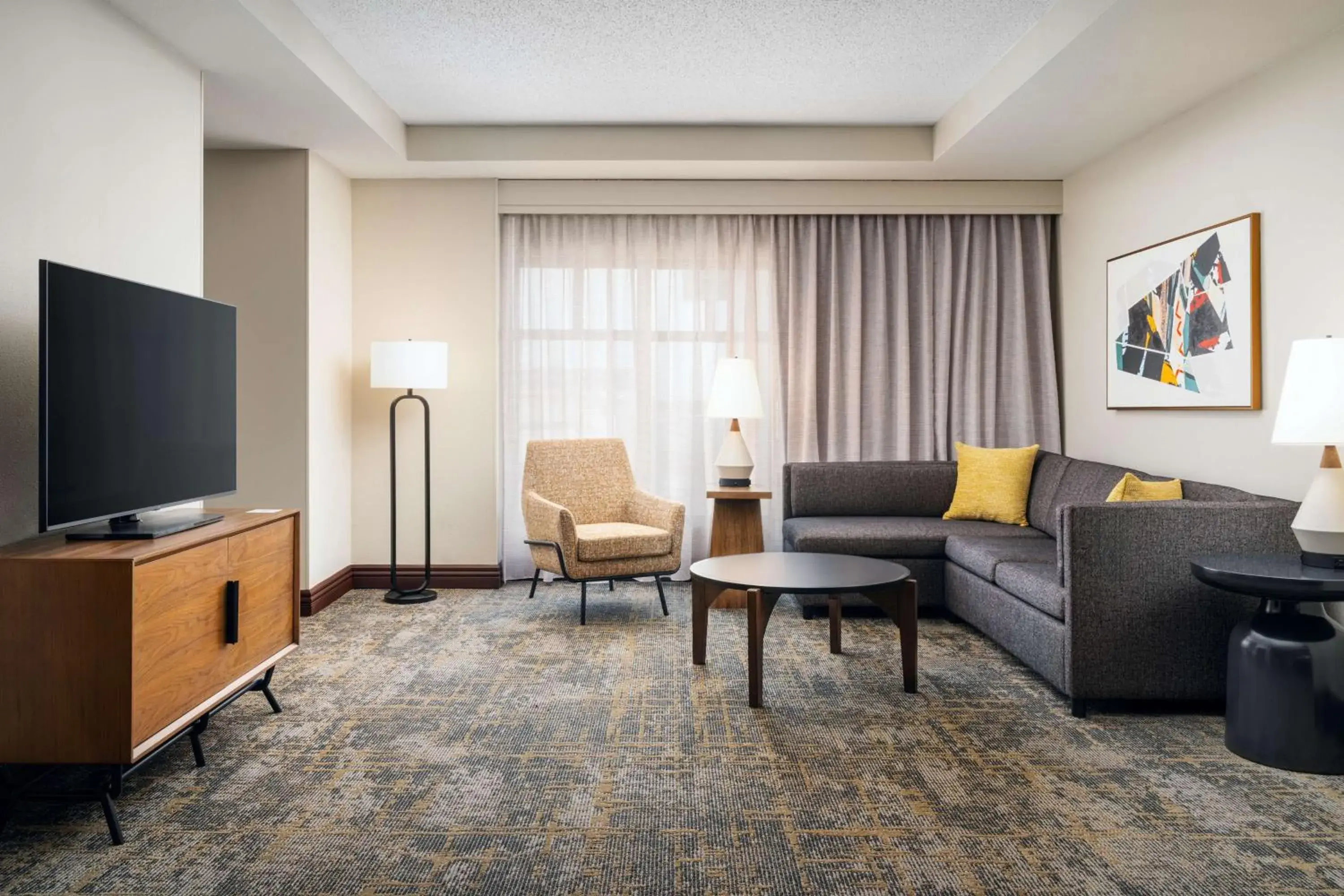 Living room in Embassy Suites Lincoln Living room in Embassy Suites Lincoln