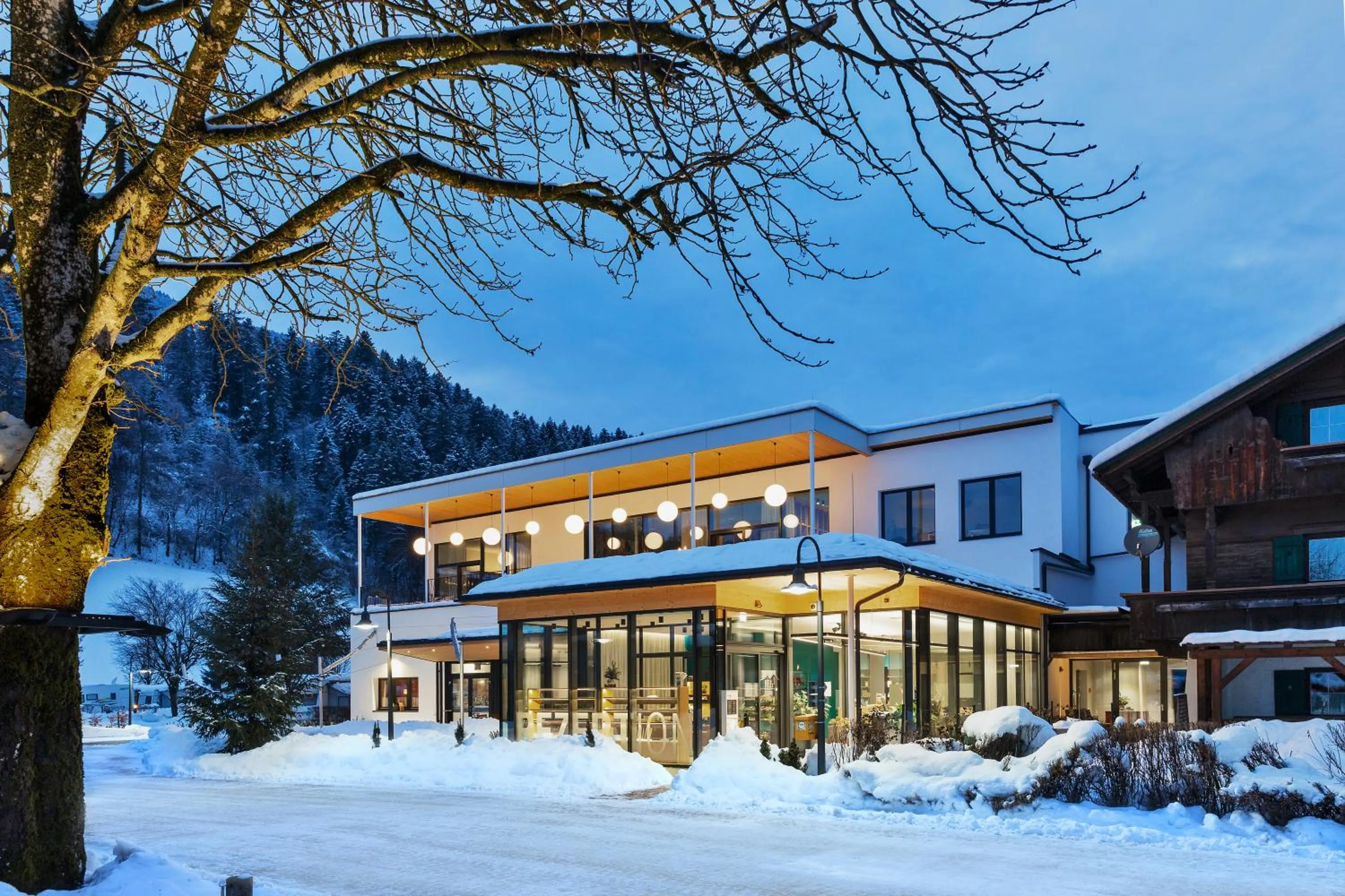 Natürlich Hell. Aparthotel & Camping