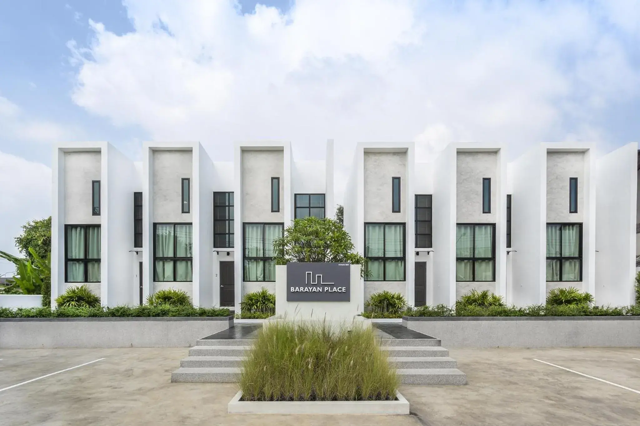 Property building in Barayan place Property building in Barayan place