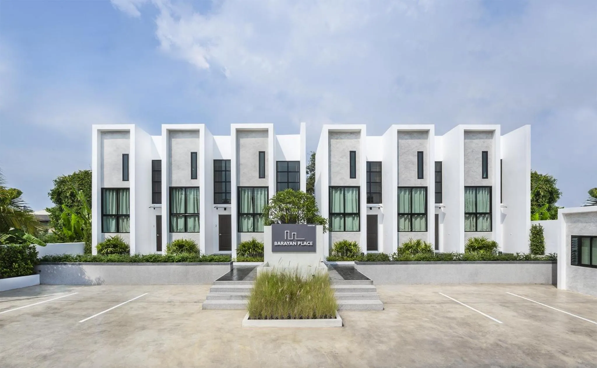 Property building in Barayan place