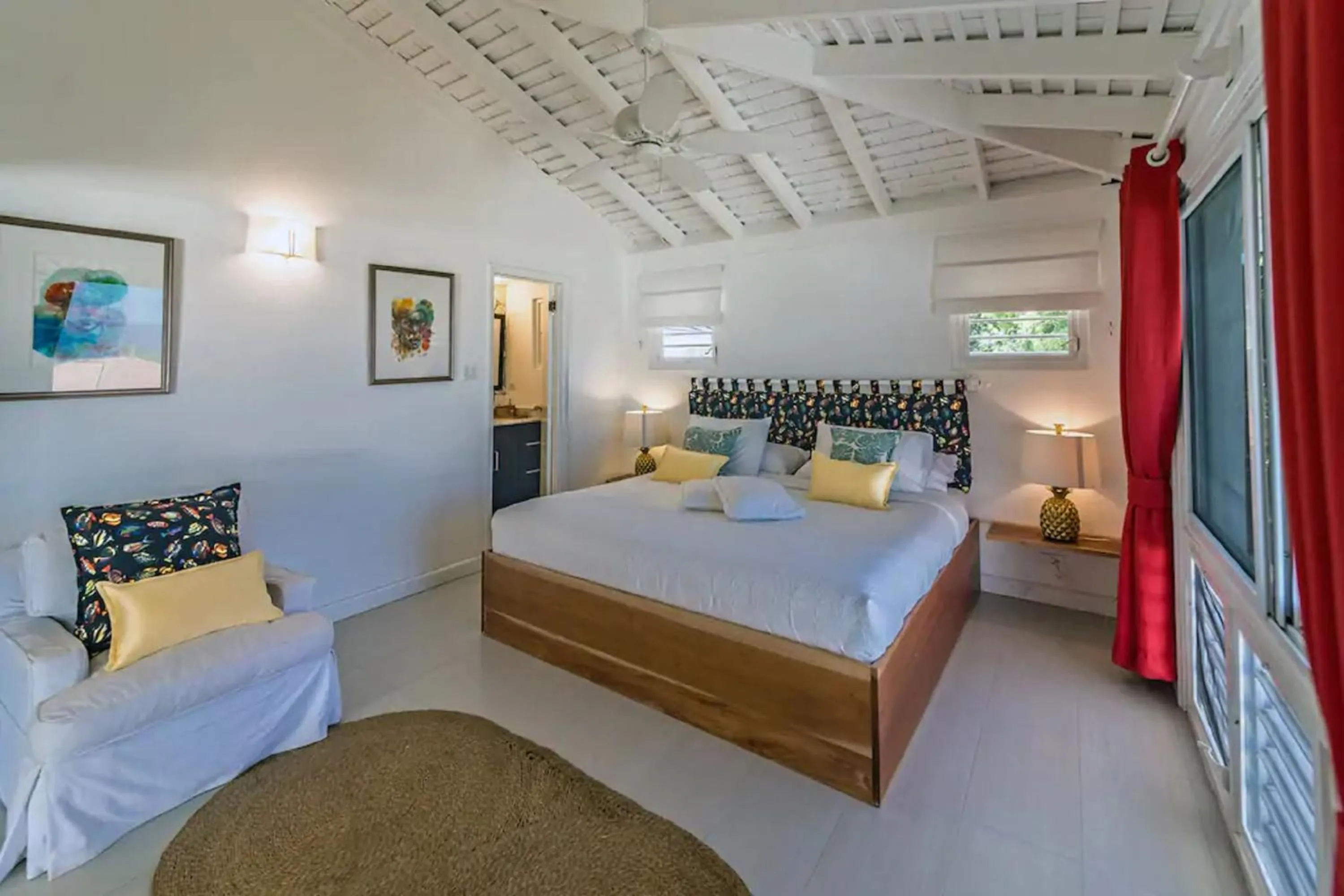 Bedroom, Bed in Magnificent 5-Bedroom Estate Villa, Sleeps 12