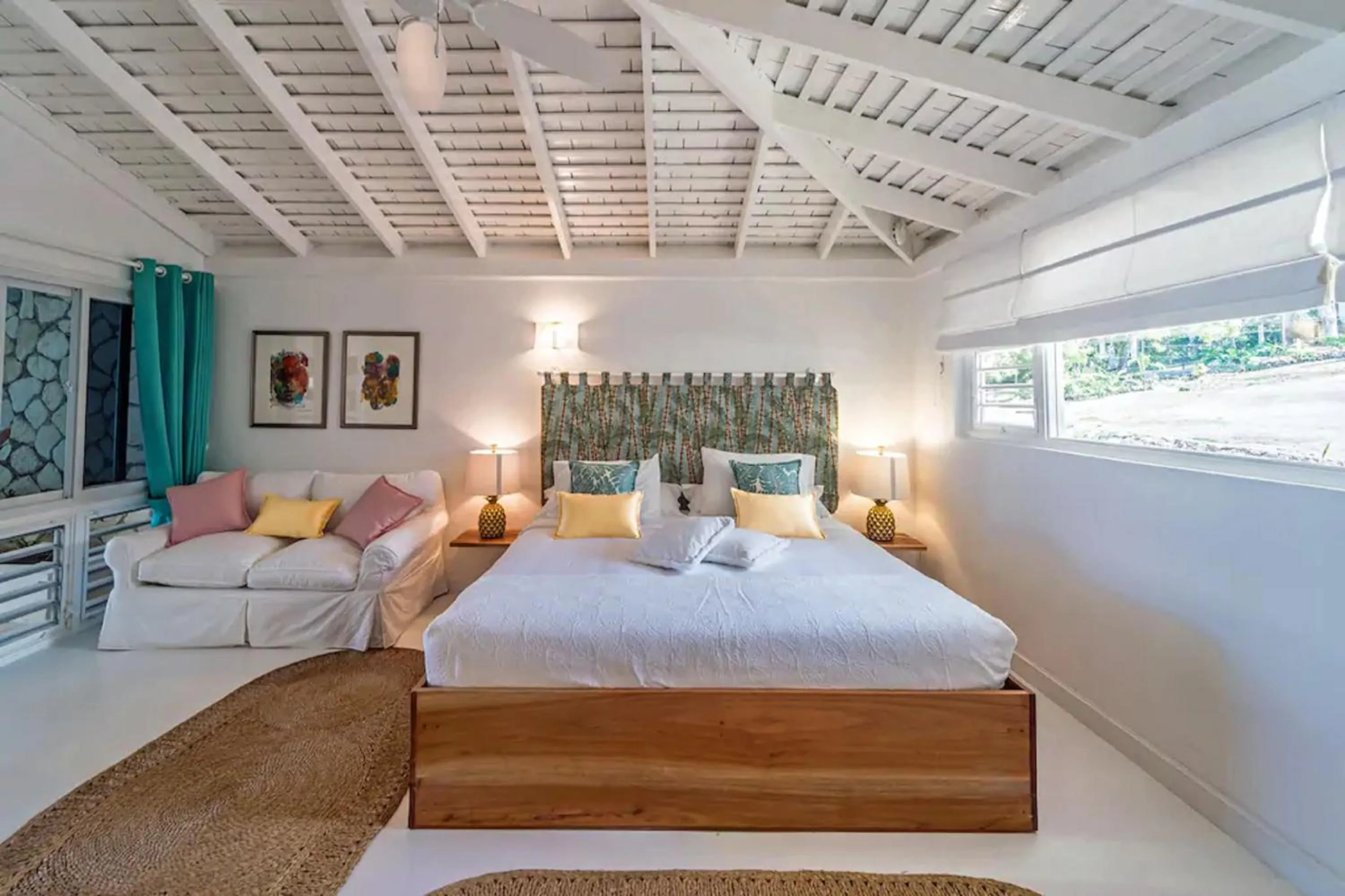 Bedroom, Bed in Magnificent 5-Bedroom Estate Villa, Sleeps 12