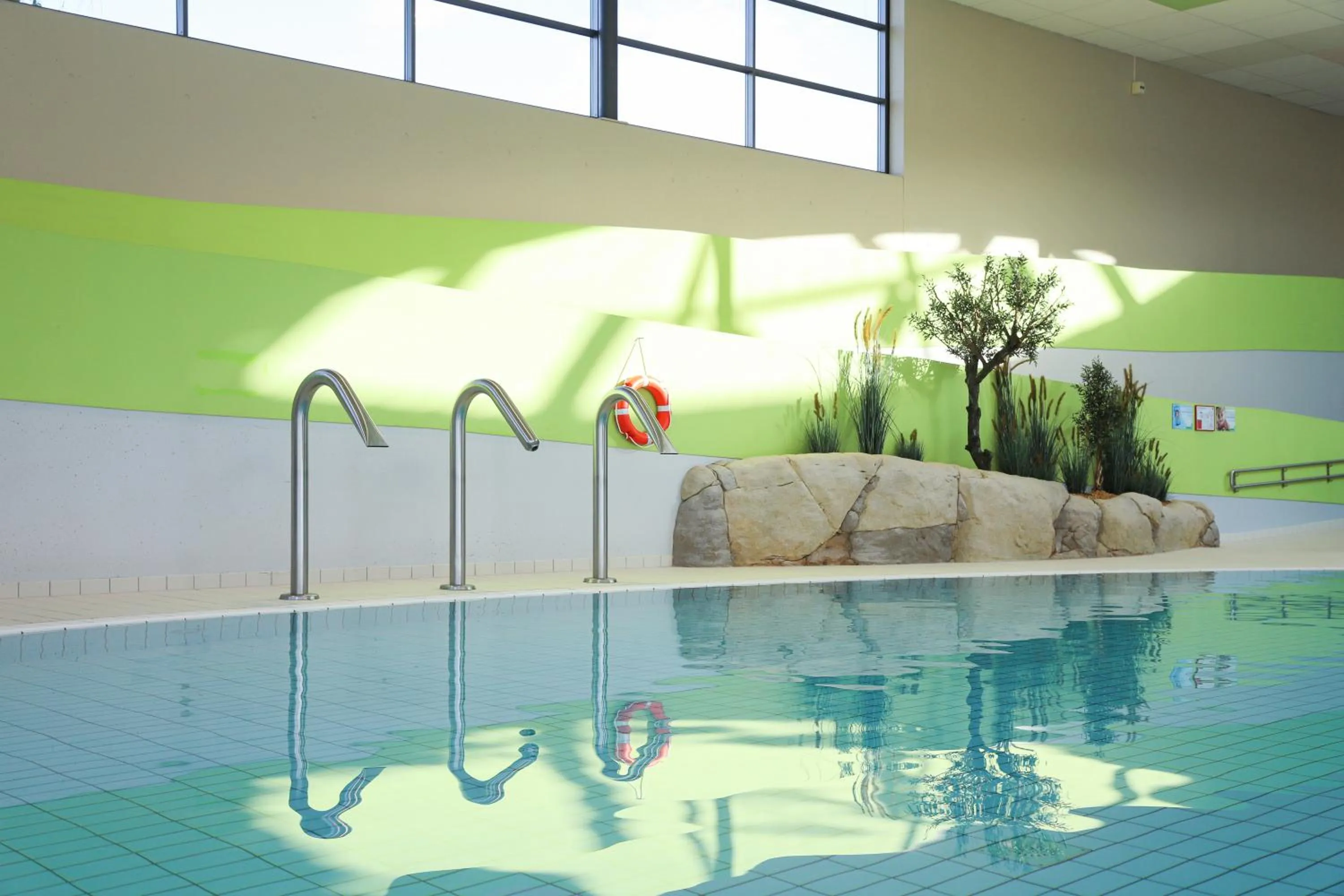 Swimming pool in Holiday Park La Sapinière