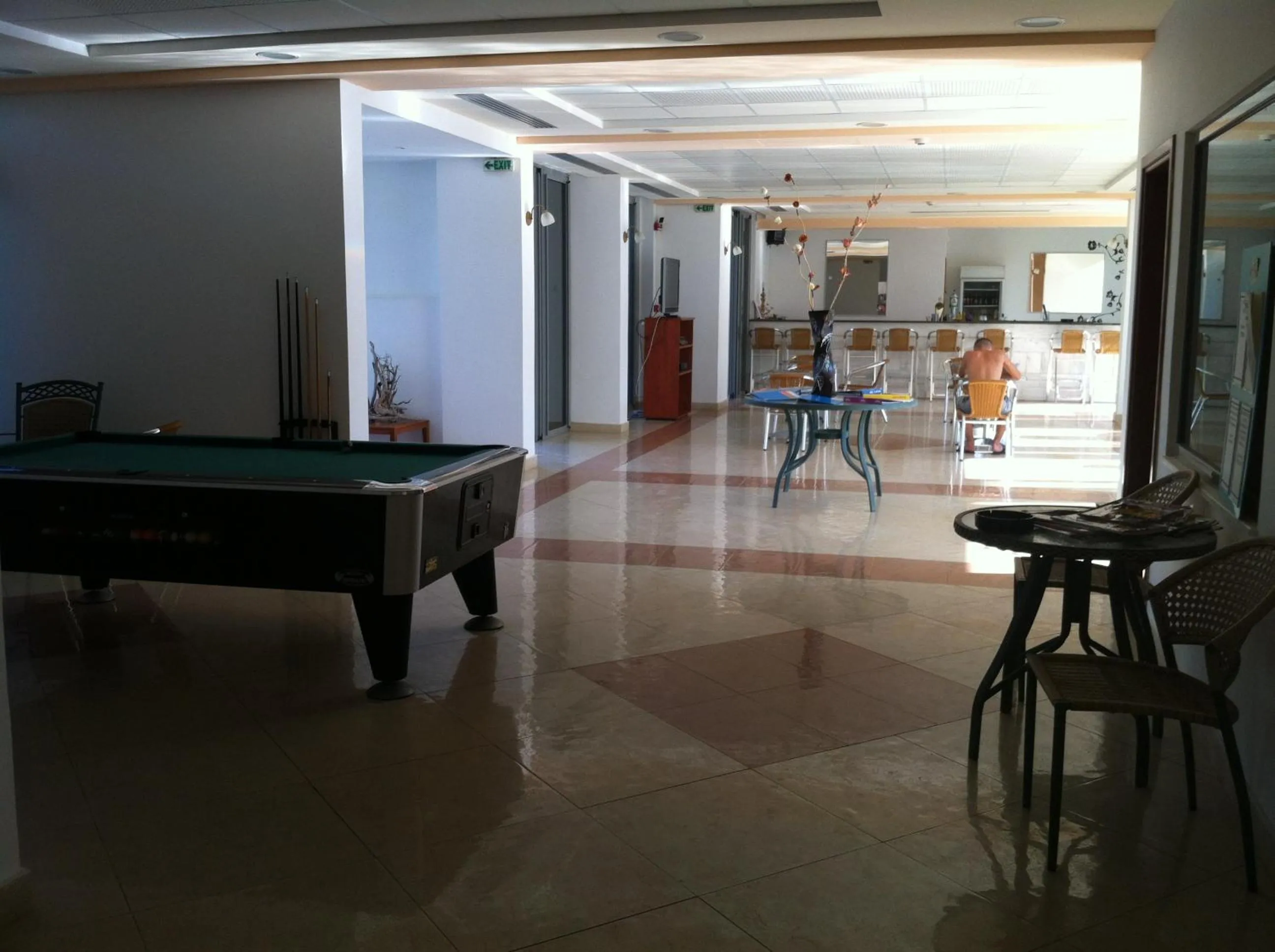 Billiard in Olgas Paradise Apartments