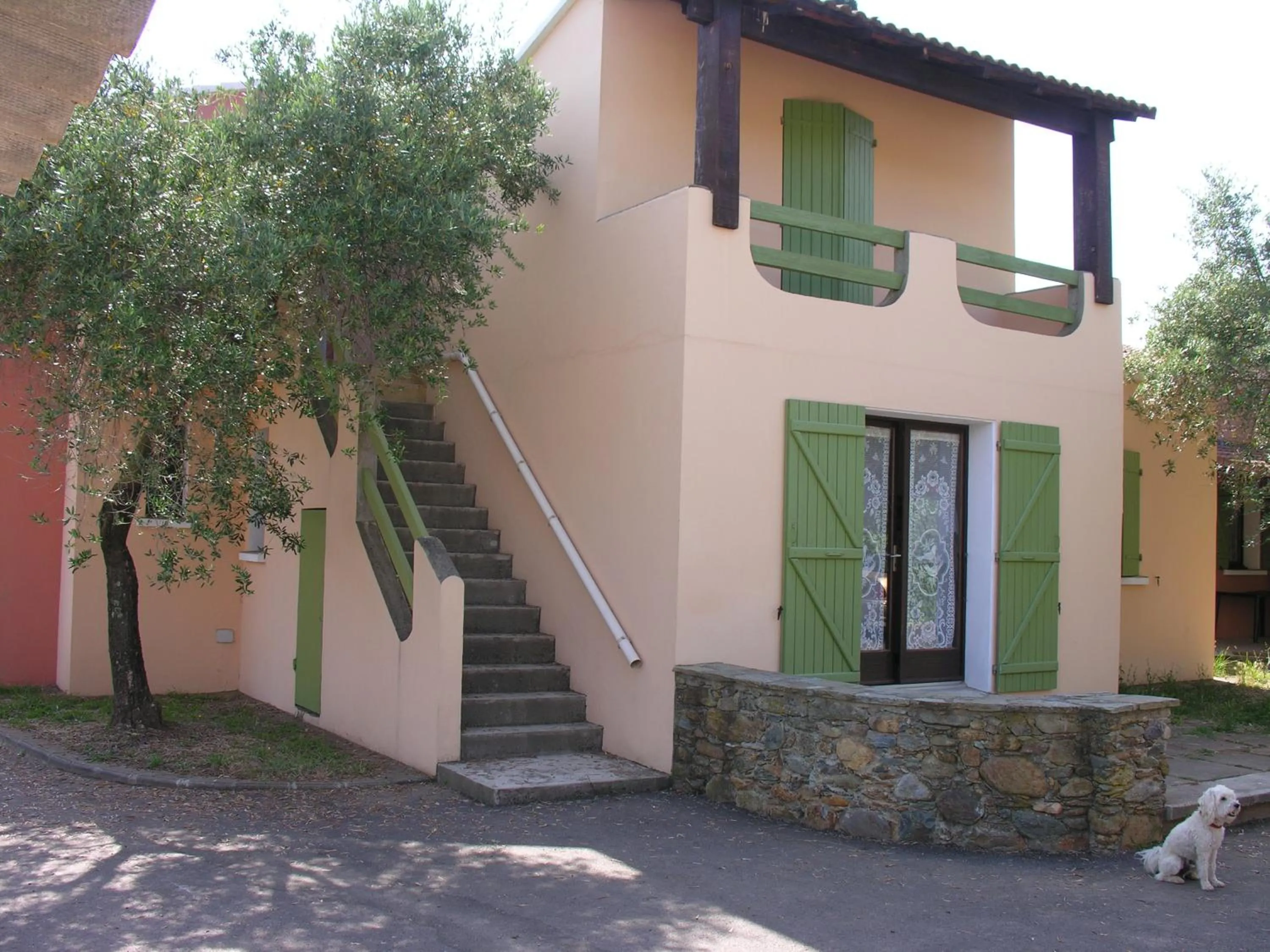 Photo of the whole room in Domaine Le Clos des Oliviers
