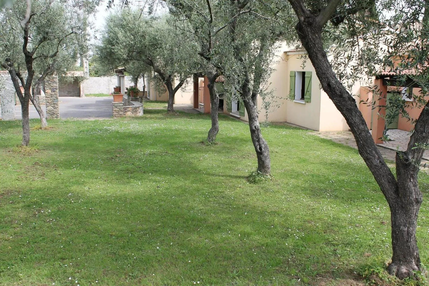 Garden in Domaine Le Clos des Oliviers