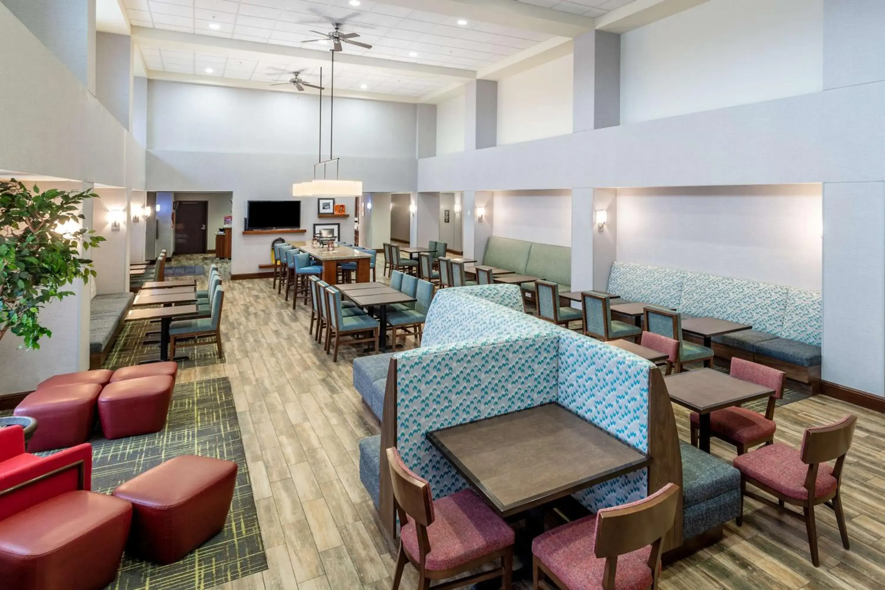 Restaurant/places to eat in Hampton Inn & Suites Minneapolis St. Paul Airport - Mall of America Restaurant/places to eat in Hampton Inn & Suites Minneapolis St. Paul Airport - Mall of America