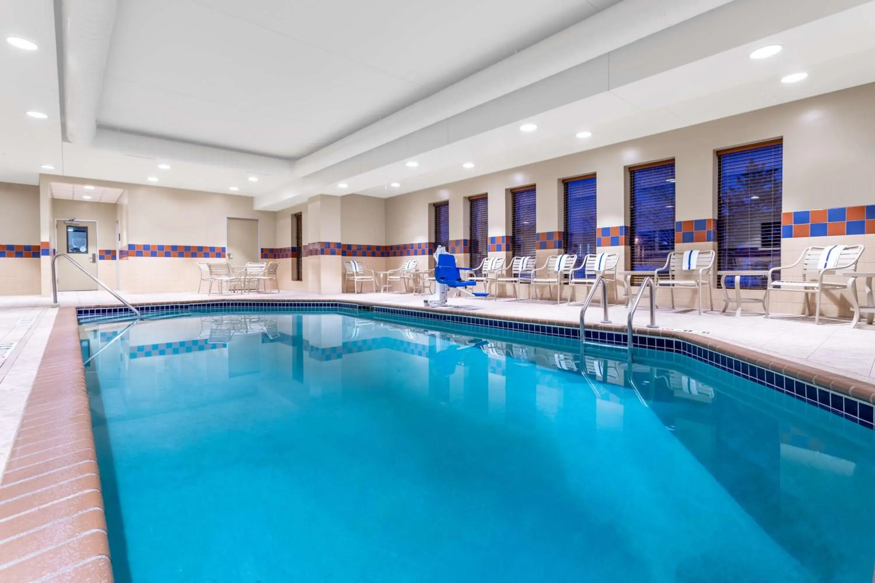 Pool view in Hampton Inn & Suites Minneapolis St. Paul Airport - Mall of America Pool view in Hampton Inn & Suites Minneapolis St. Paul Airport - Mall of America