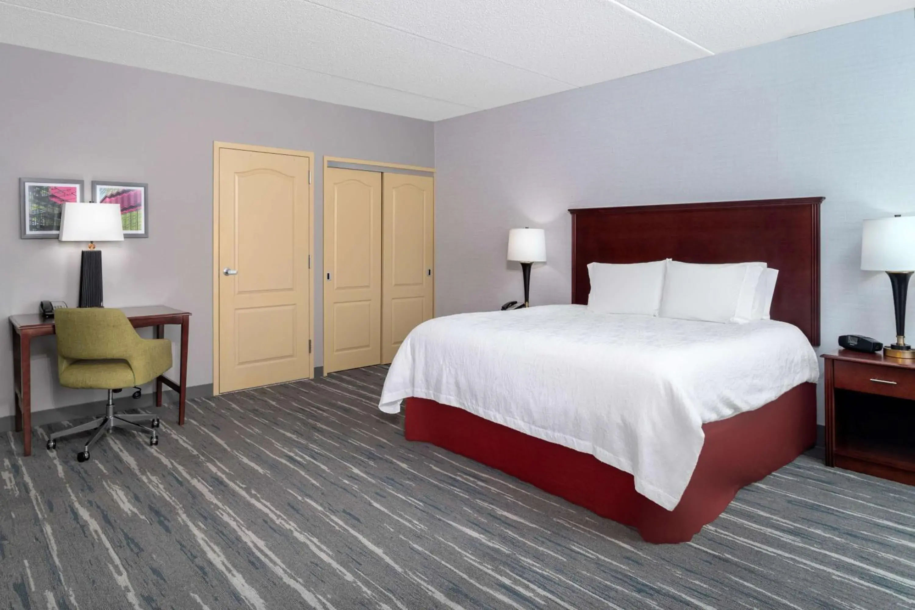 King Studio Suite with Sofa Bed - Hearing Access in Hampton Inn & Suites Minneapolis St. Paul Airport - Mall of America King Studio Suite with Sofa Bed - Hearing Access in Hampton Inn & Suites Minneapolis St. Paul Airport - Mall of America