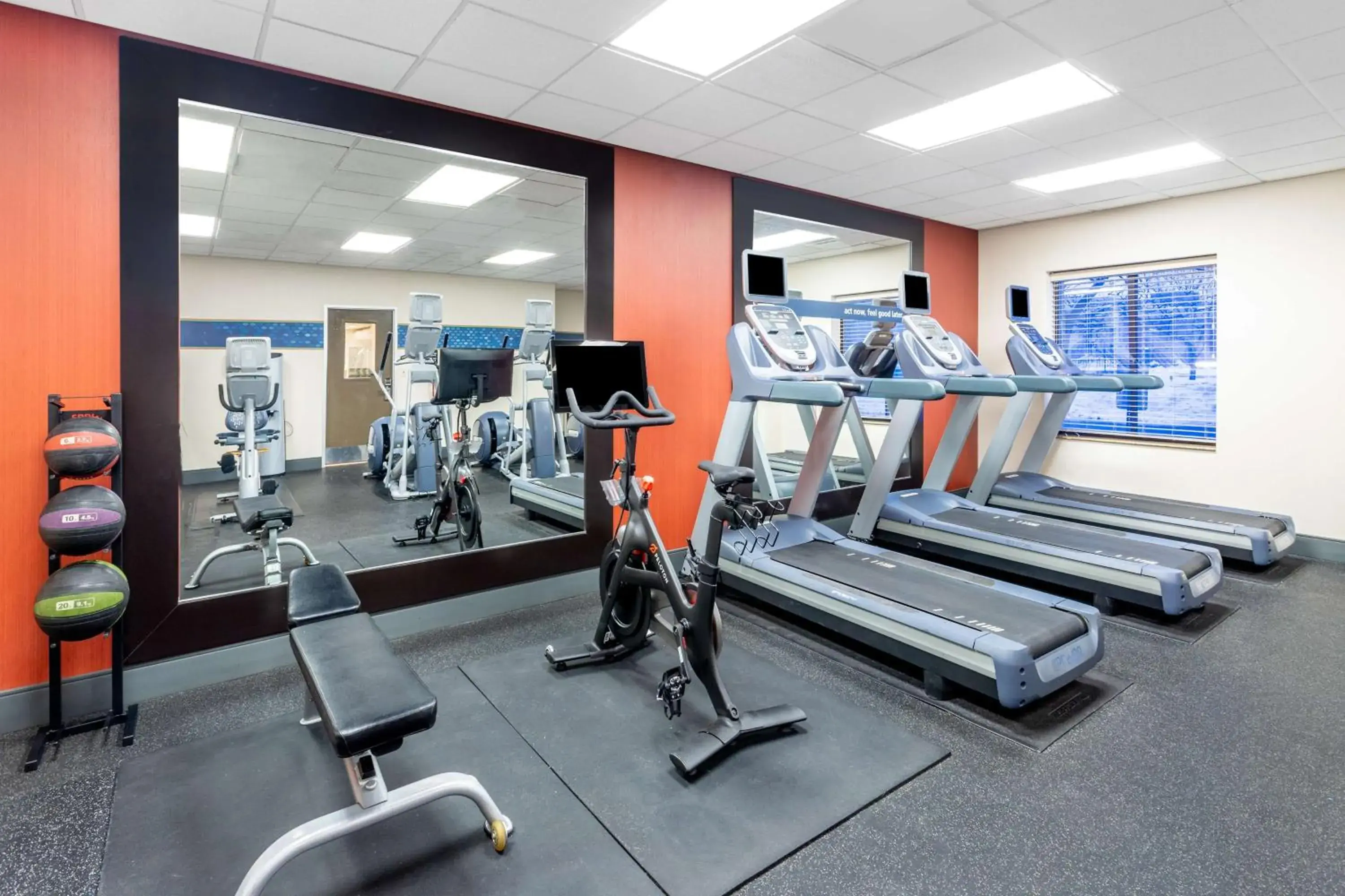 Fitness centre/facilities in Hampton Inn & Suites Minneapolis St. Paul Airport - Mall of America Fitness centre/facilities in Hampton Inn & Suites Minneapolis St. Paul Airport - Mall of America