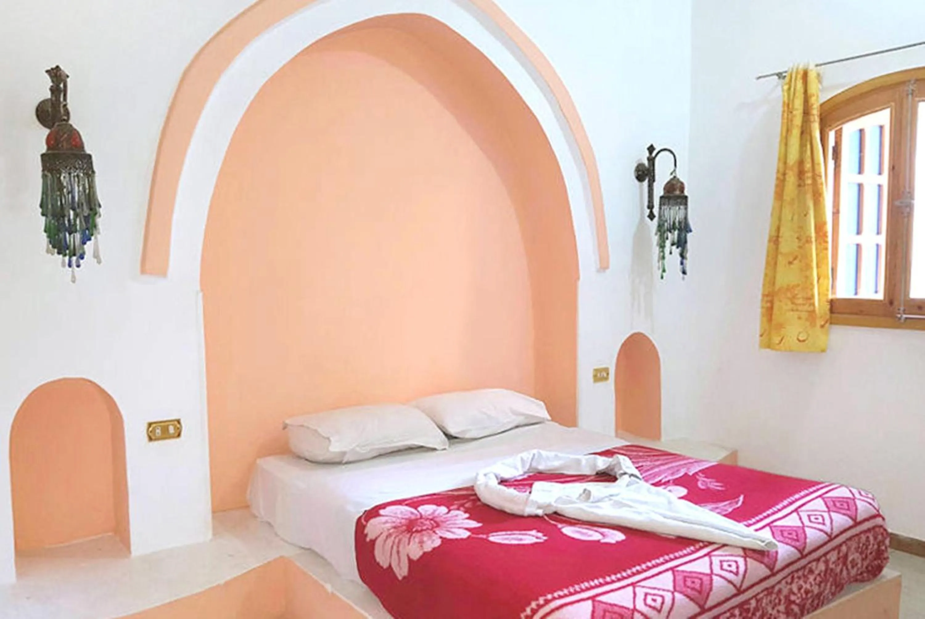 Bed in Hotel Sheherazade Luxor