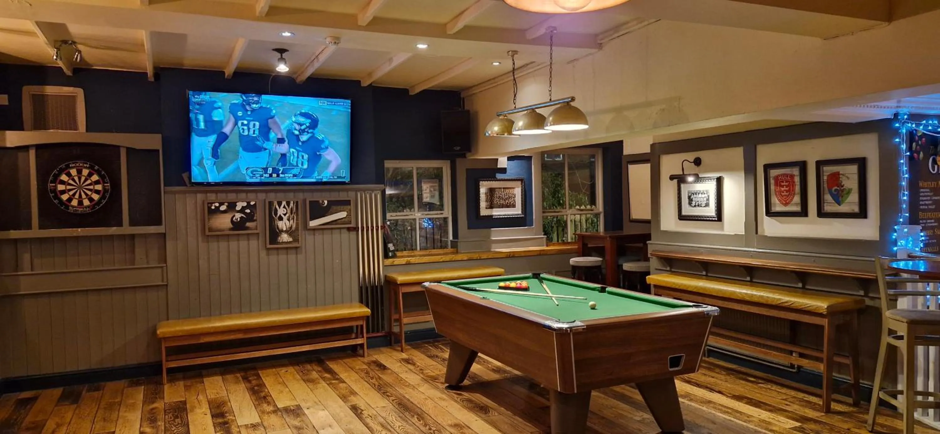 Evening entertainment in Old Grey Mare Inn by Greene King Inns