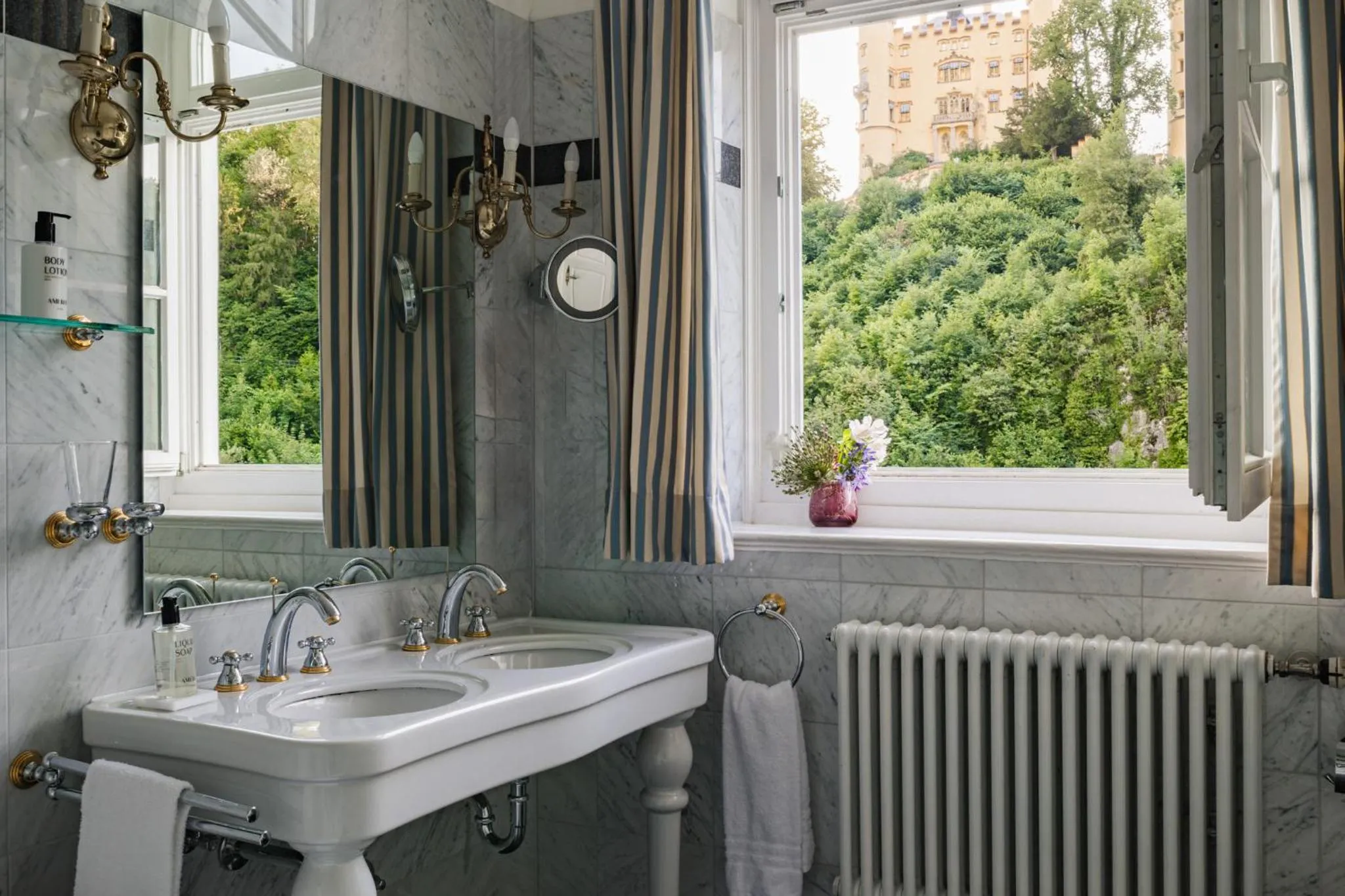Bathroom in AMERON Neuschwanstein Alpsee Resort & Spa