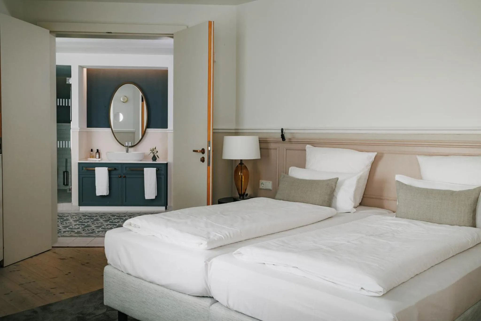 Bed in AMERON Neuschwanstein Alpsee Resort & Spa