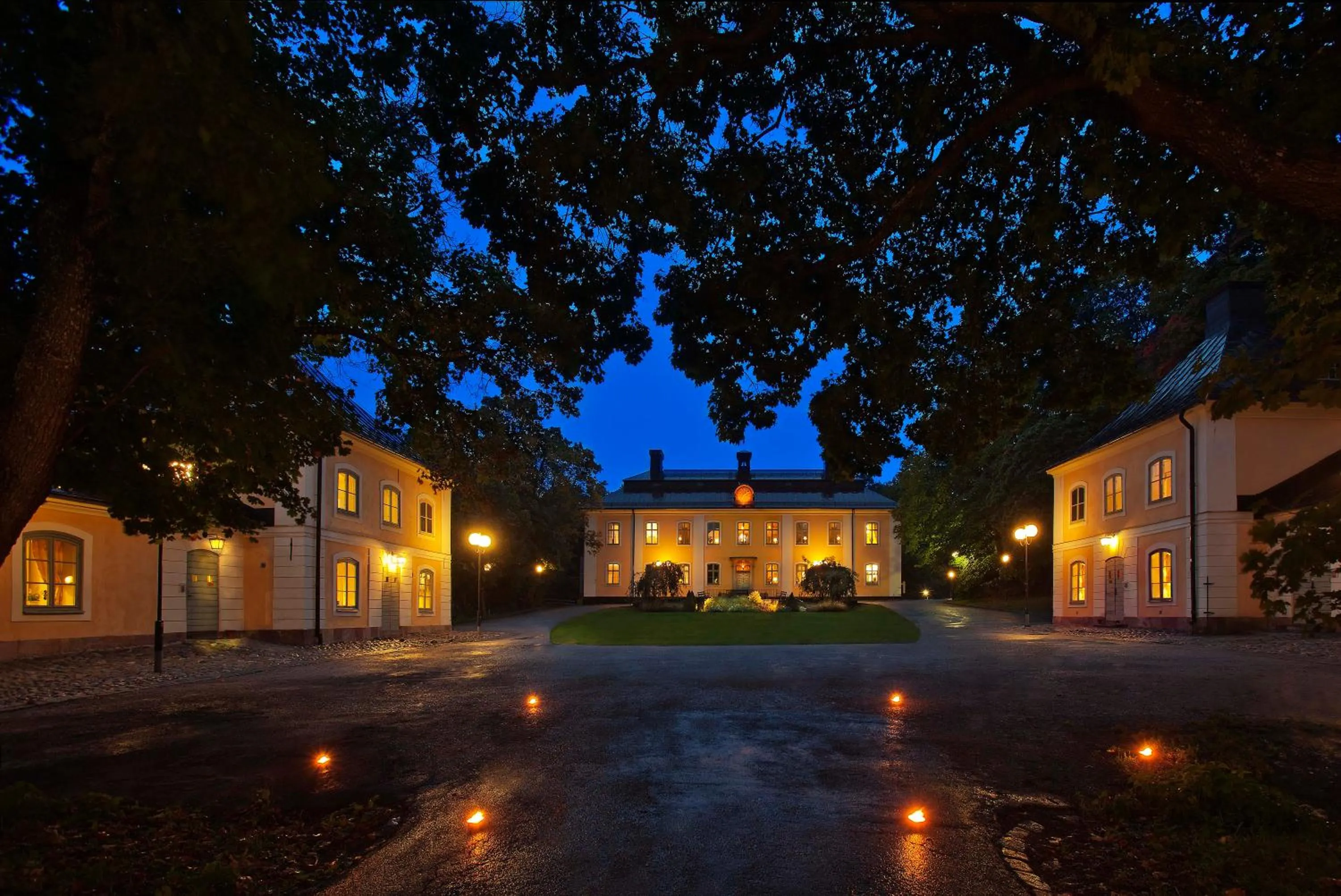 Facade/entrance in Åkeshofs Slott