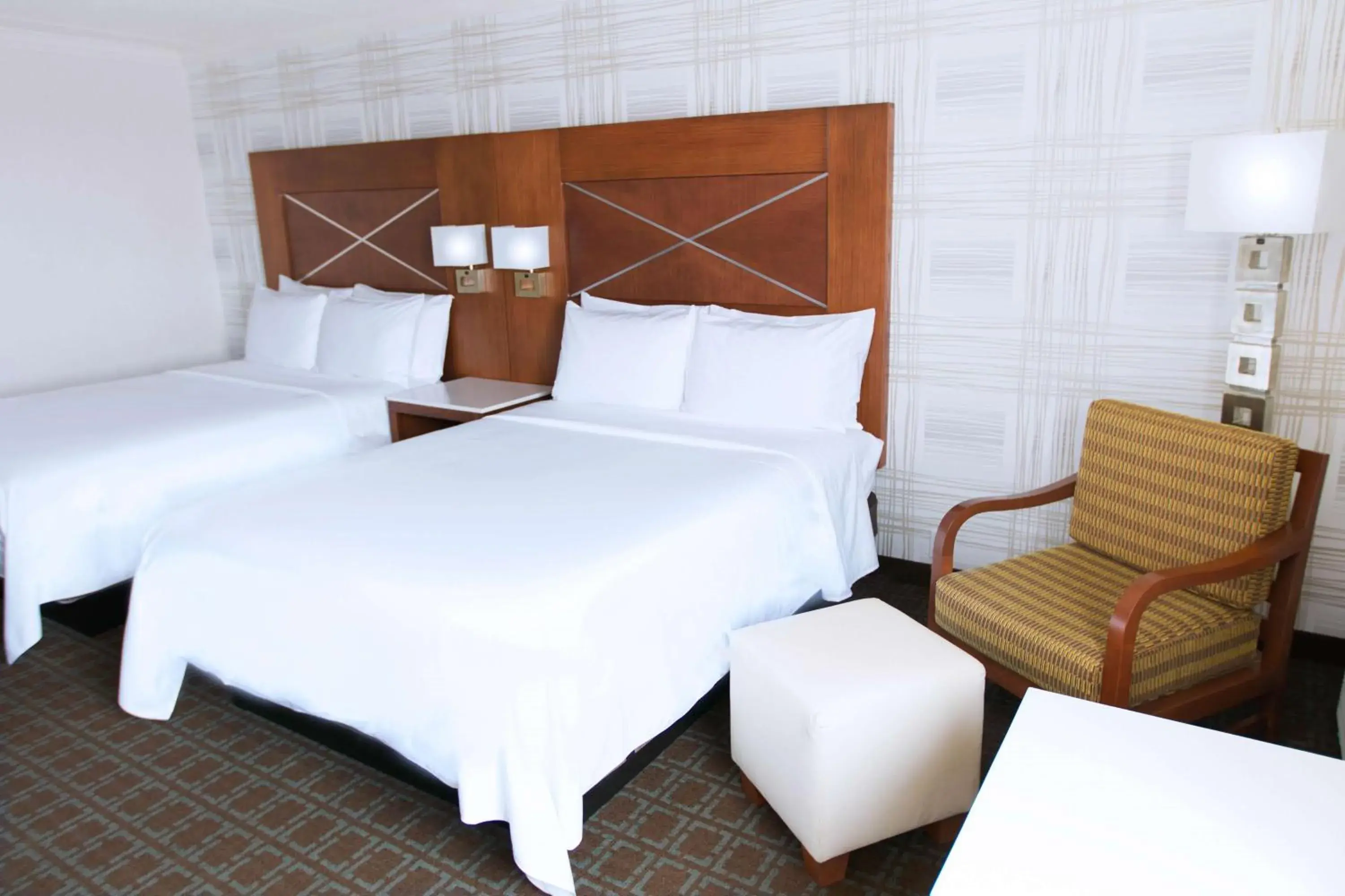 Photo of the whole room, Bed in DoubleTree by Hilton Madison Downtown Photo of the whole room, Bed in DoubleTree by Hilton Madison Downtown