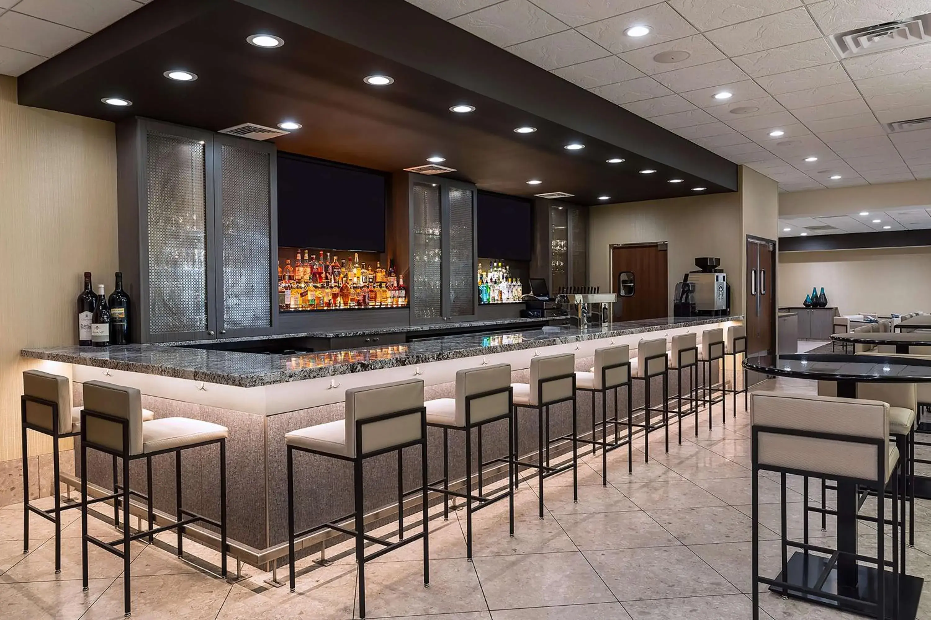 Lounge or bar in DoubleTree by Hilton Madison Downtown Lounge or bar in DoubleTree by Hilton Madison Downtown