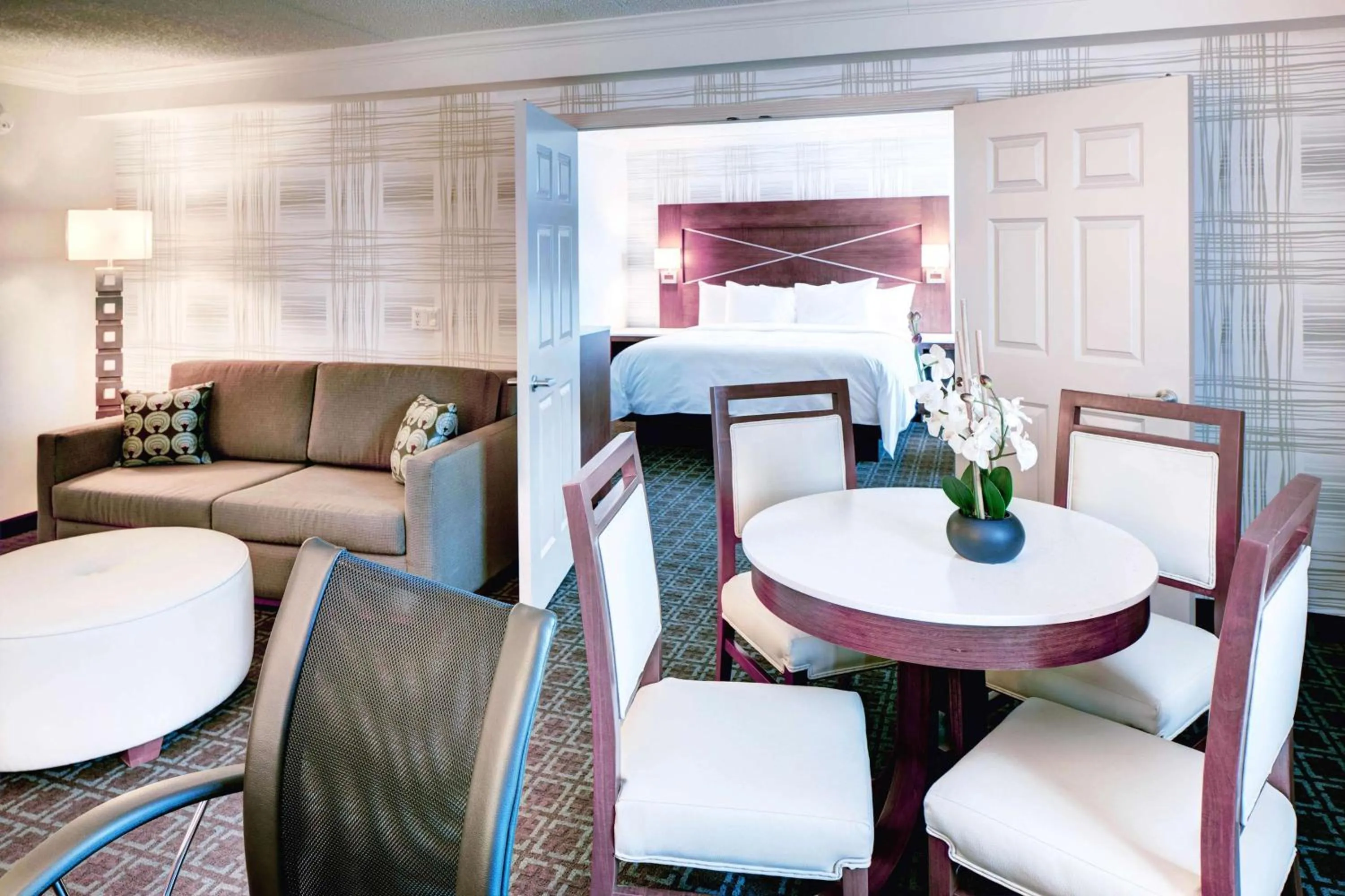 Living room in DoubleTree by Hilton Madison Downtown