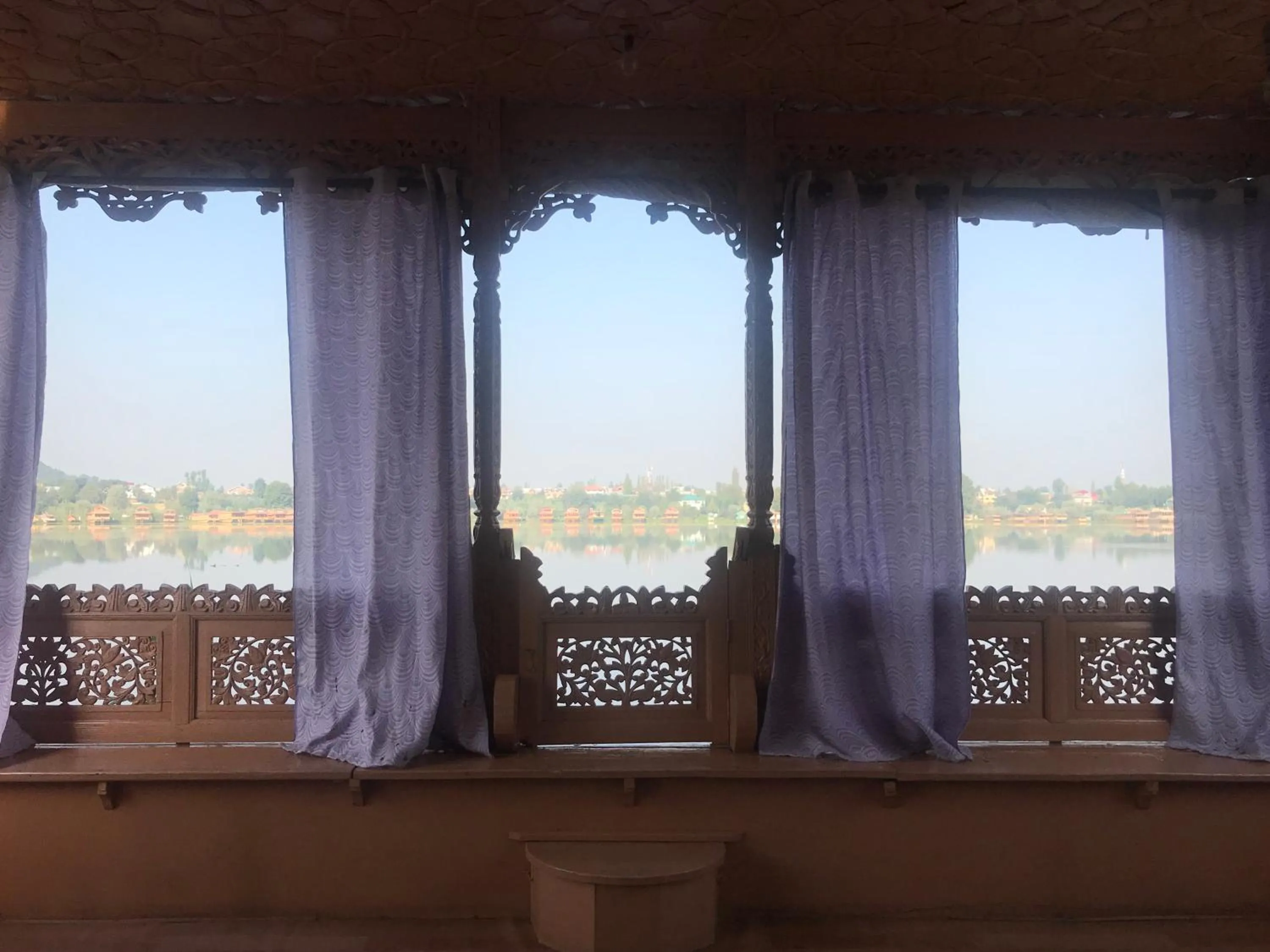 Maharaja palace houseboat