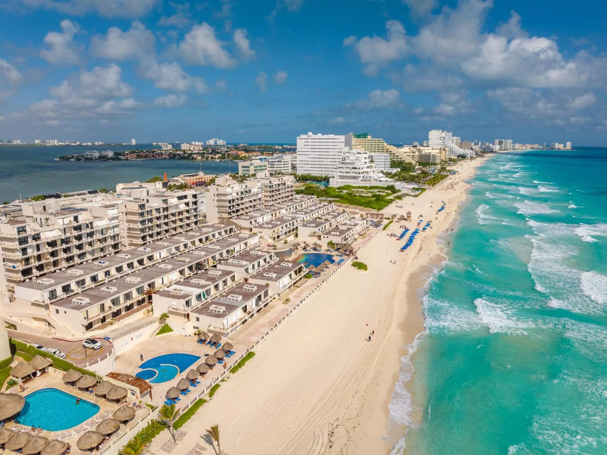 Property building in Sparkling Ocean View in Cancun