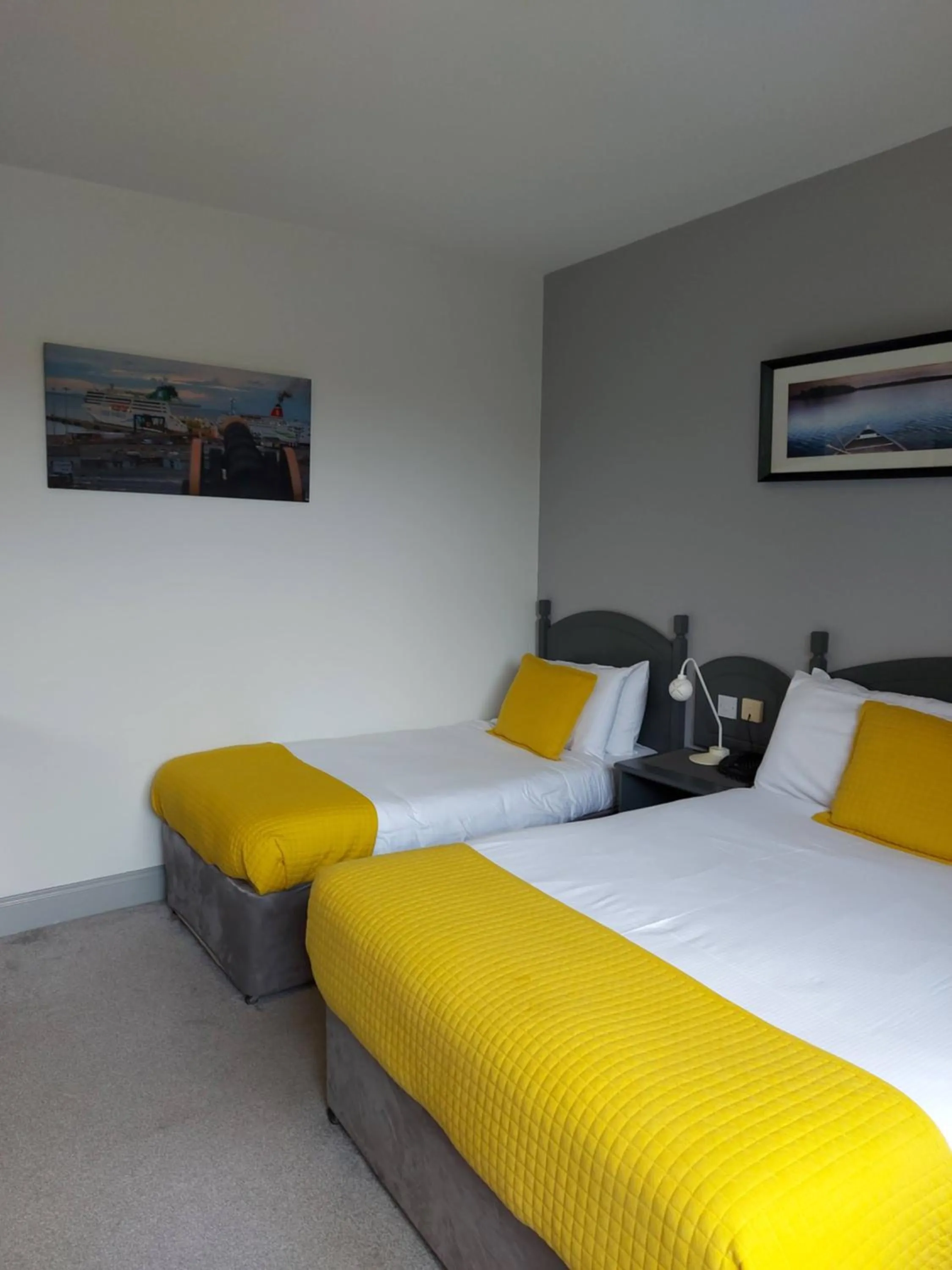 Bedroom, Bed in Ferryport House B&B