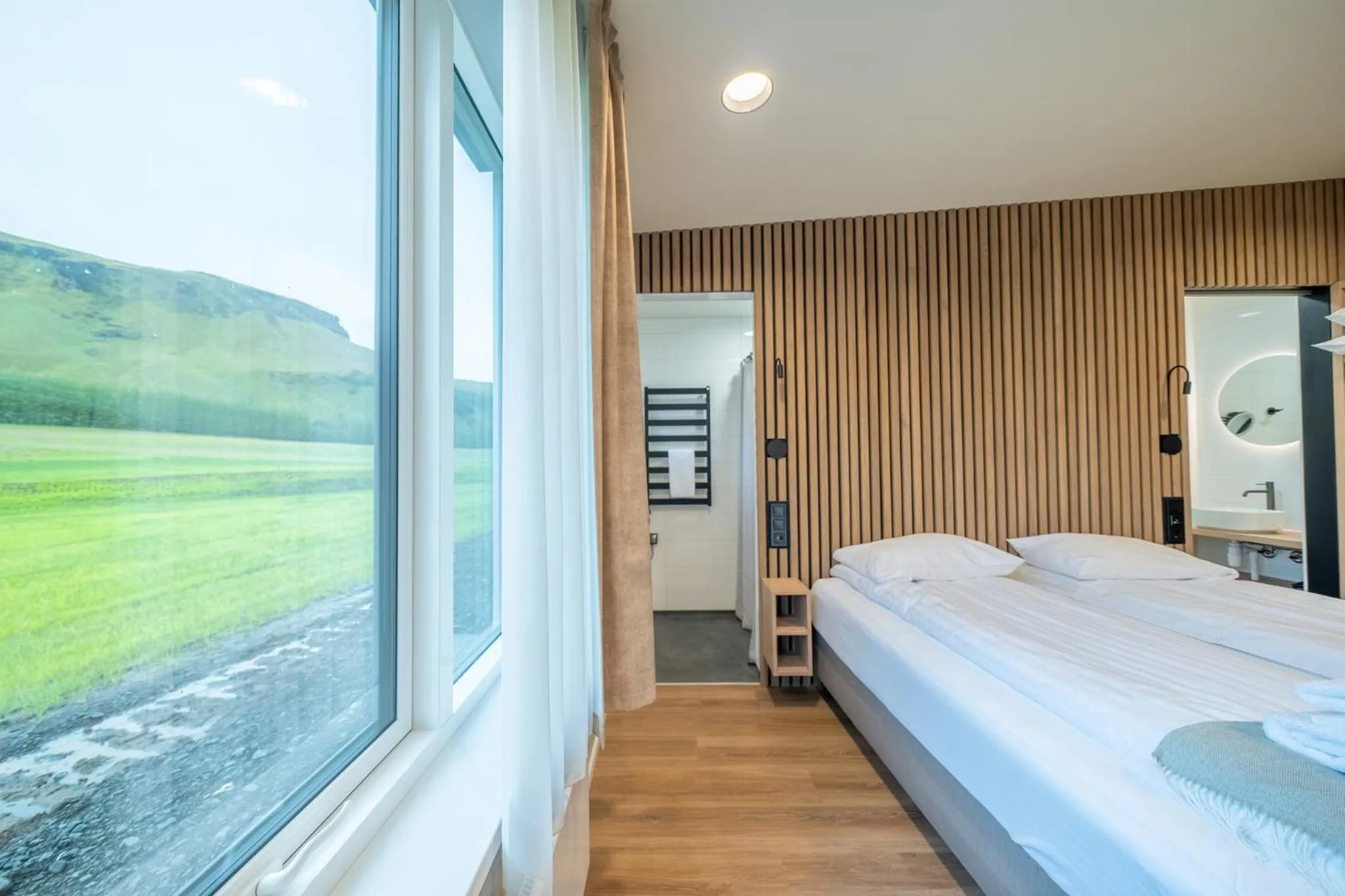 Property building, Bed in Adventure Hotel Geirland