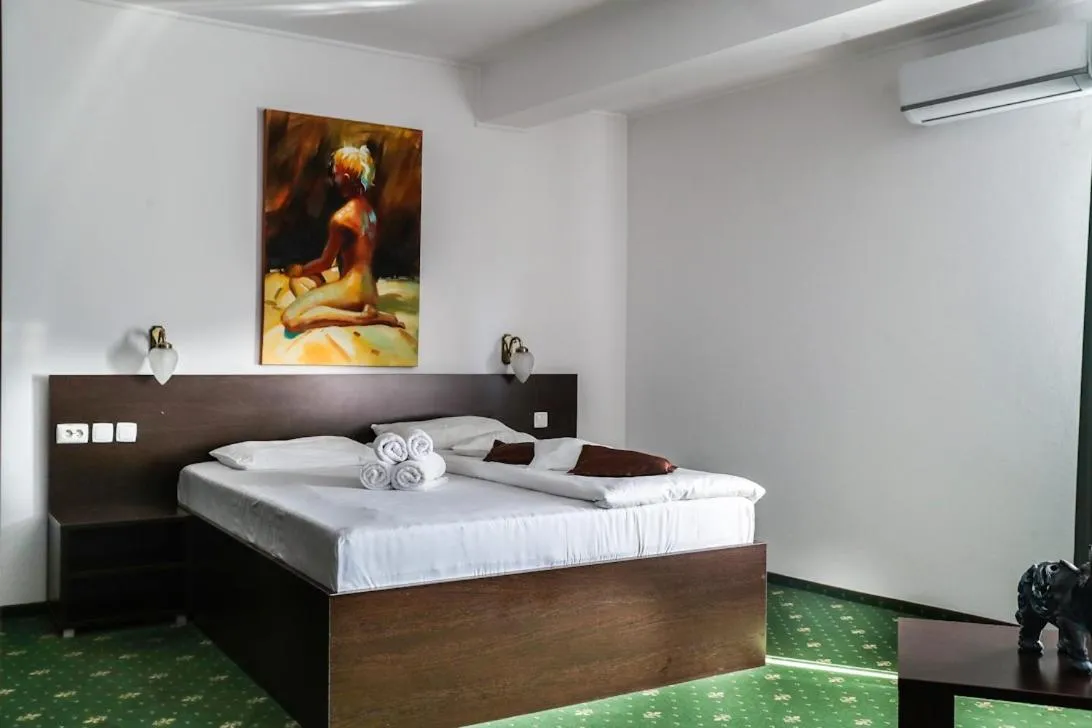 Bedroom, Bed in Hotel Pami