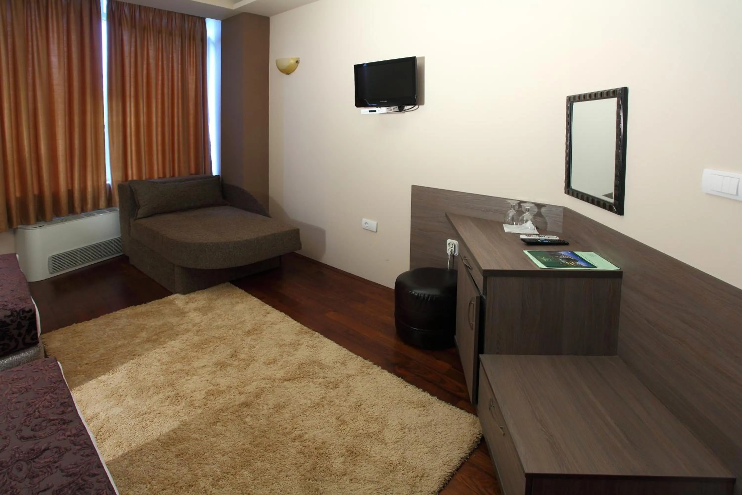 Seating area, Bed in Hotel Šator