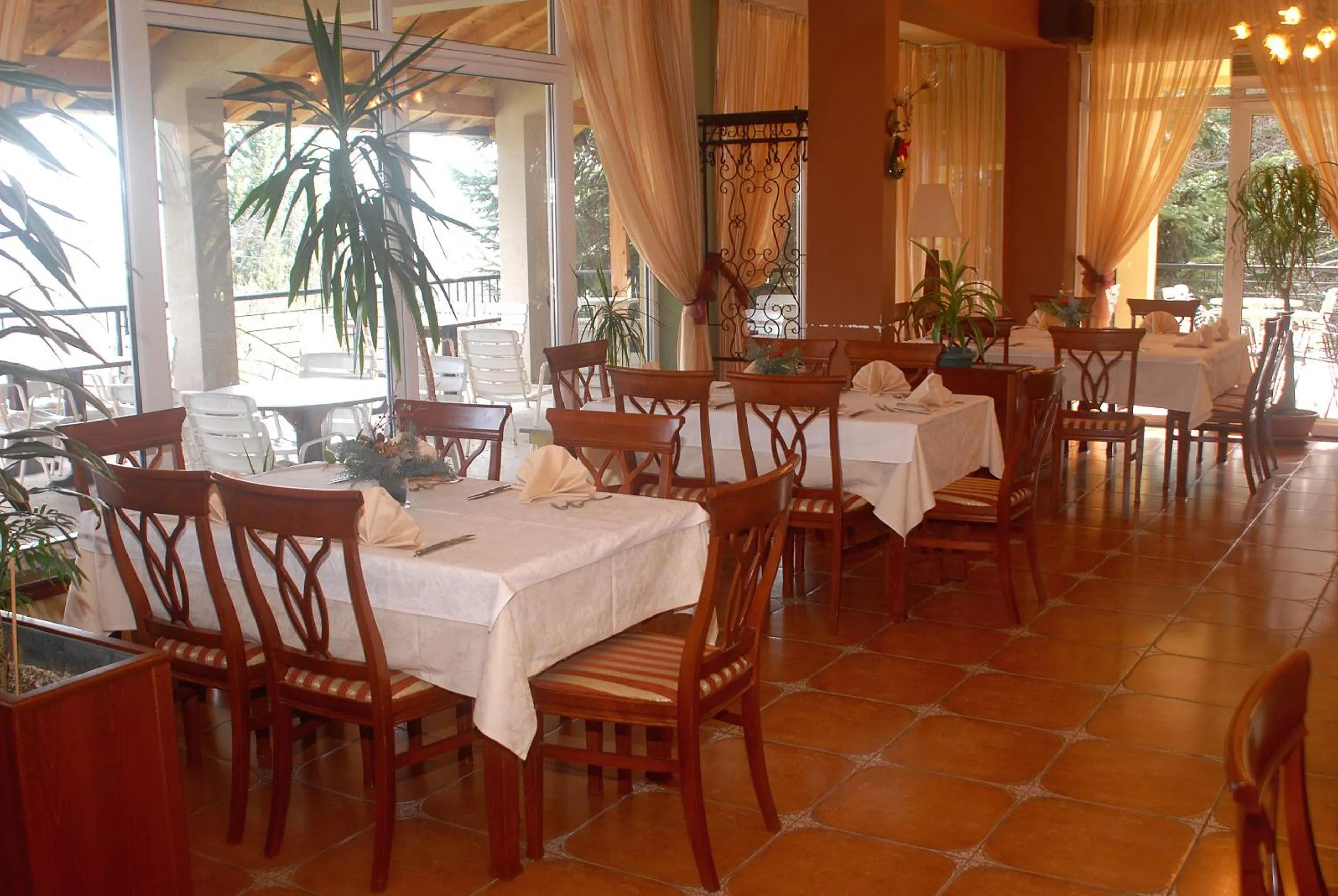 Restaurant/places to eat in Hotel Šator