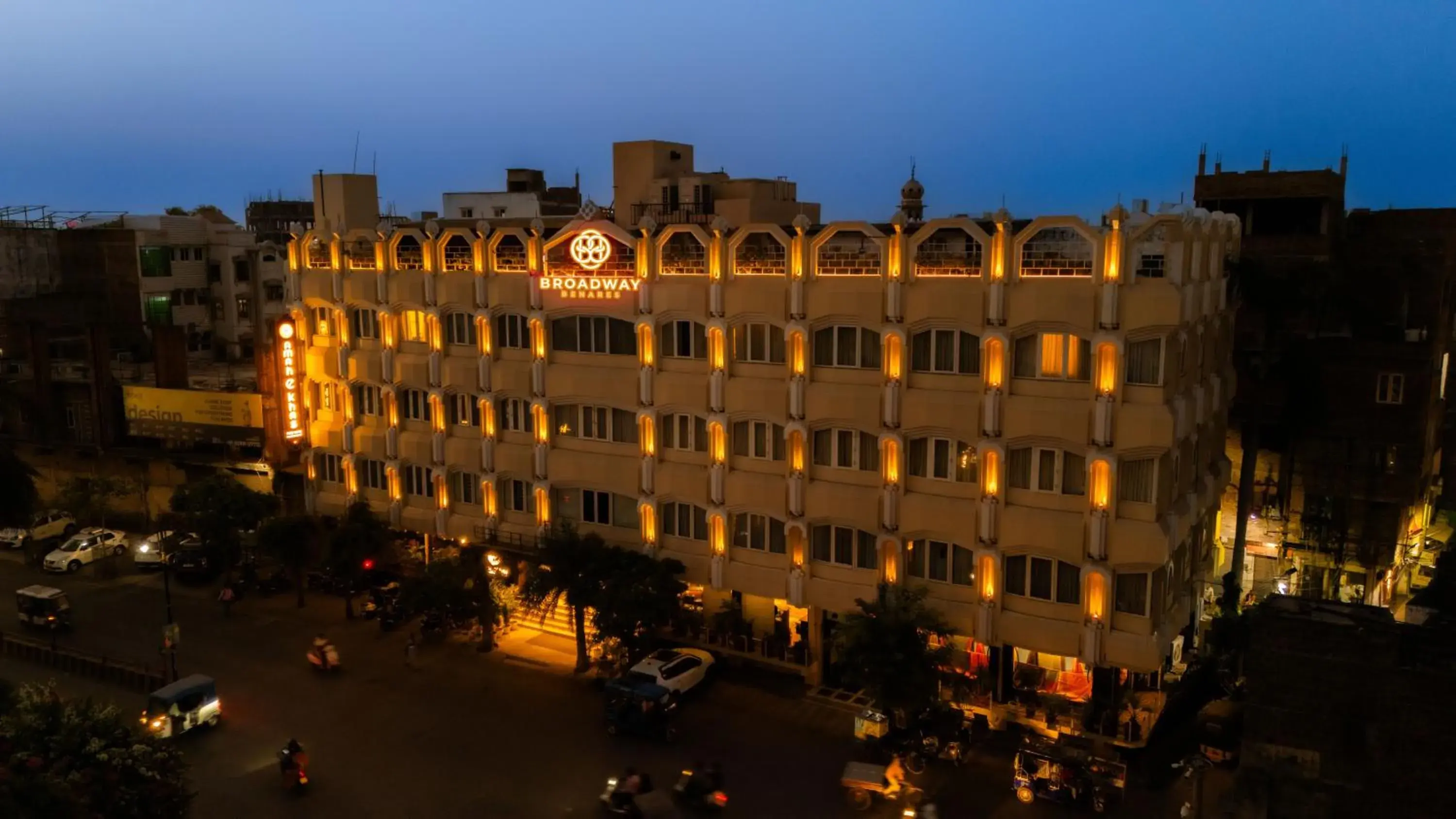 Property building in New Hotel Broadway Property building in New Hotel Broadway