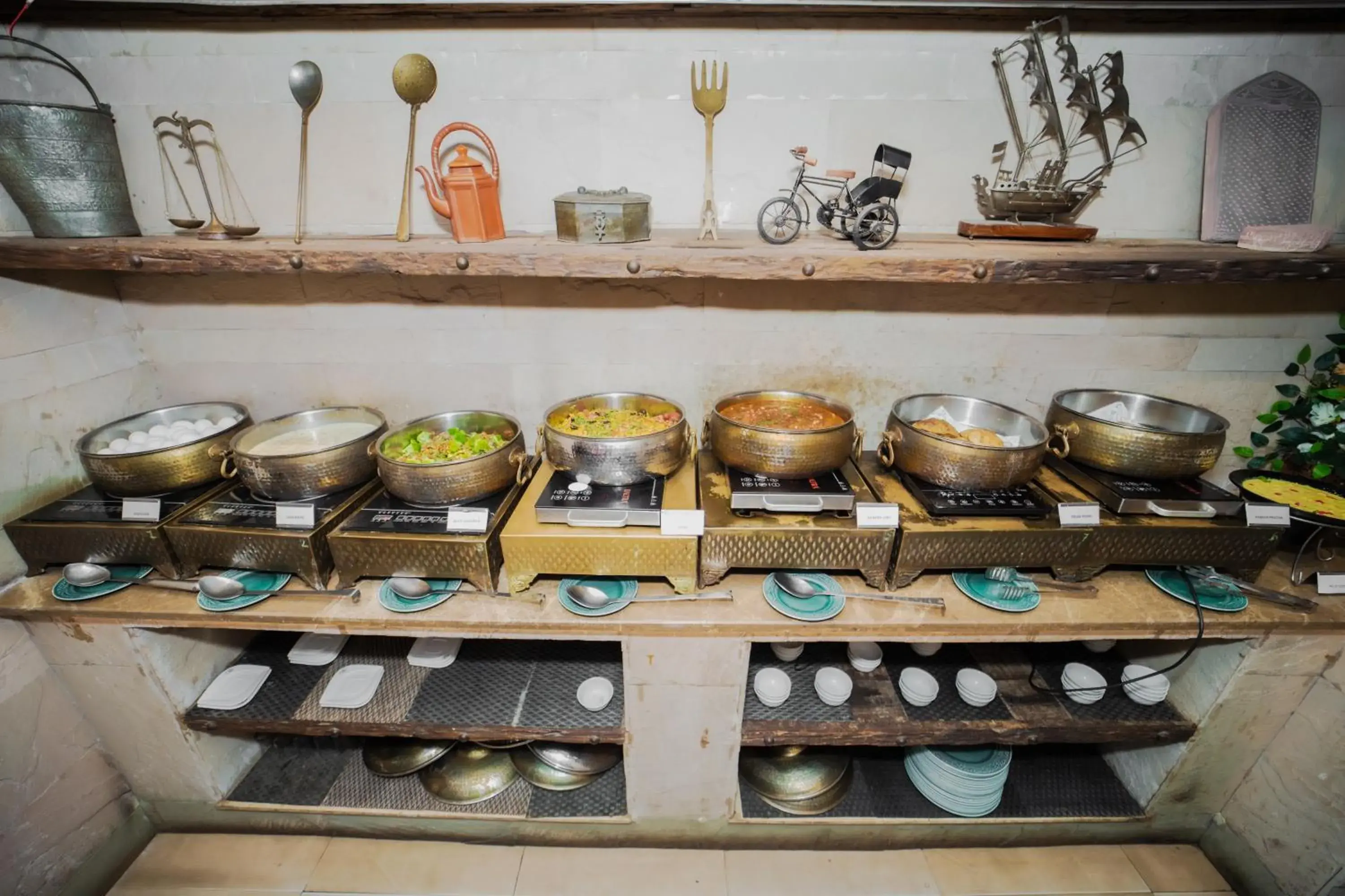 Restaurant/places to eat in New Hotel Broadway Restaurant/places to eat in New Hotel Broadway