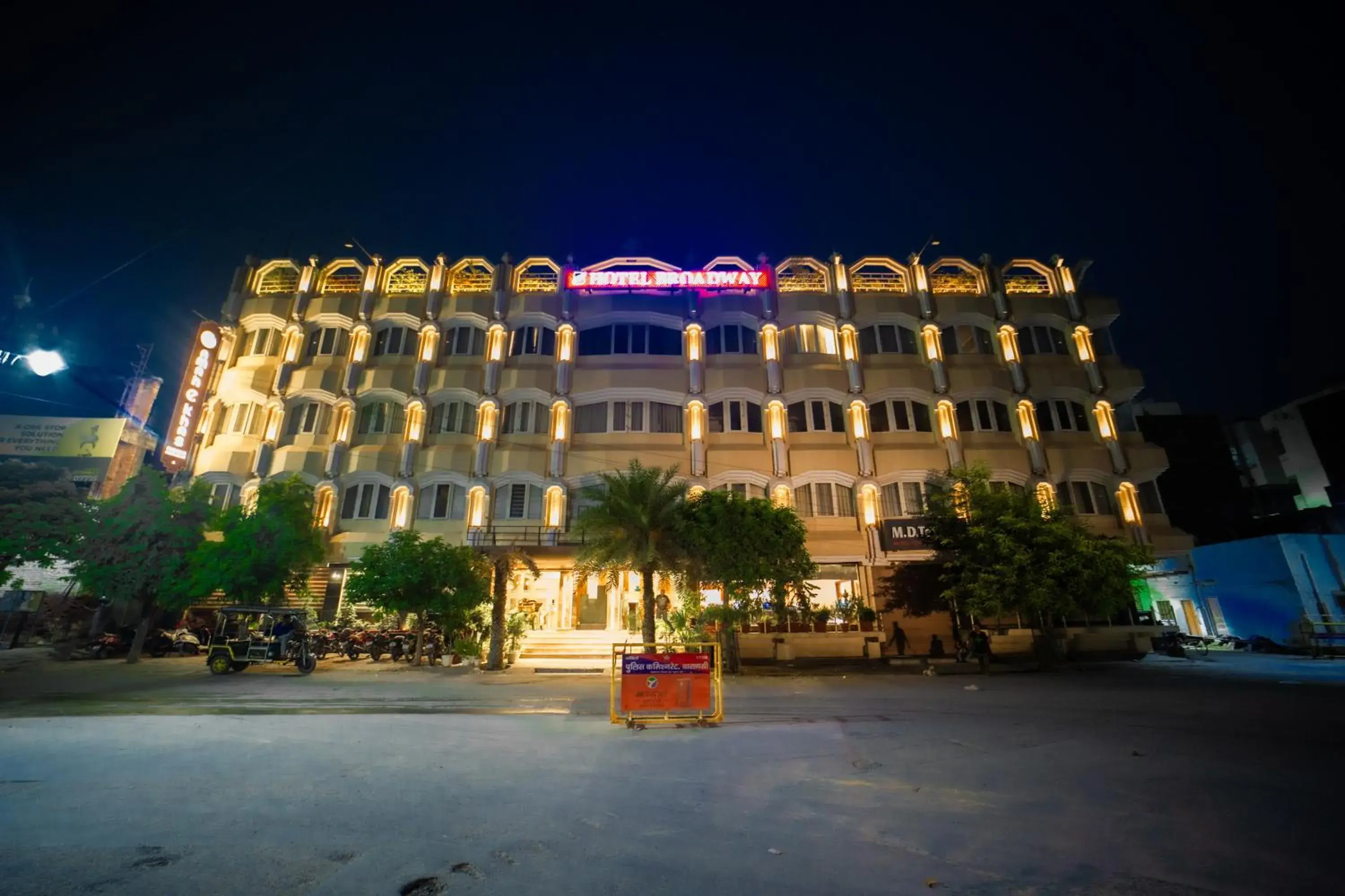 Property building in New Hotel Broadway Property building in New Hotel Broadway