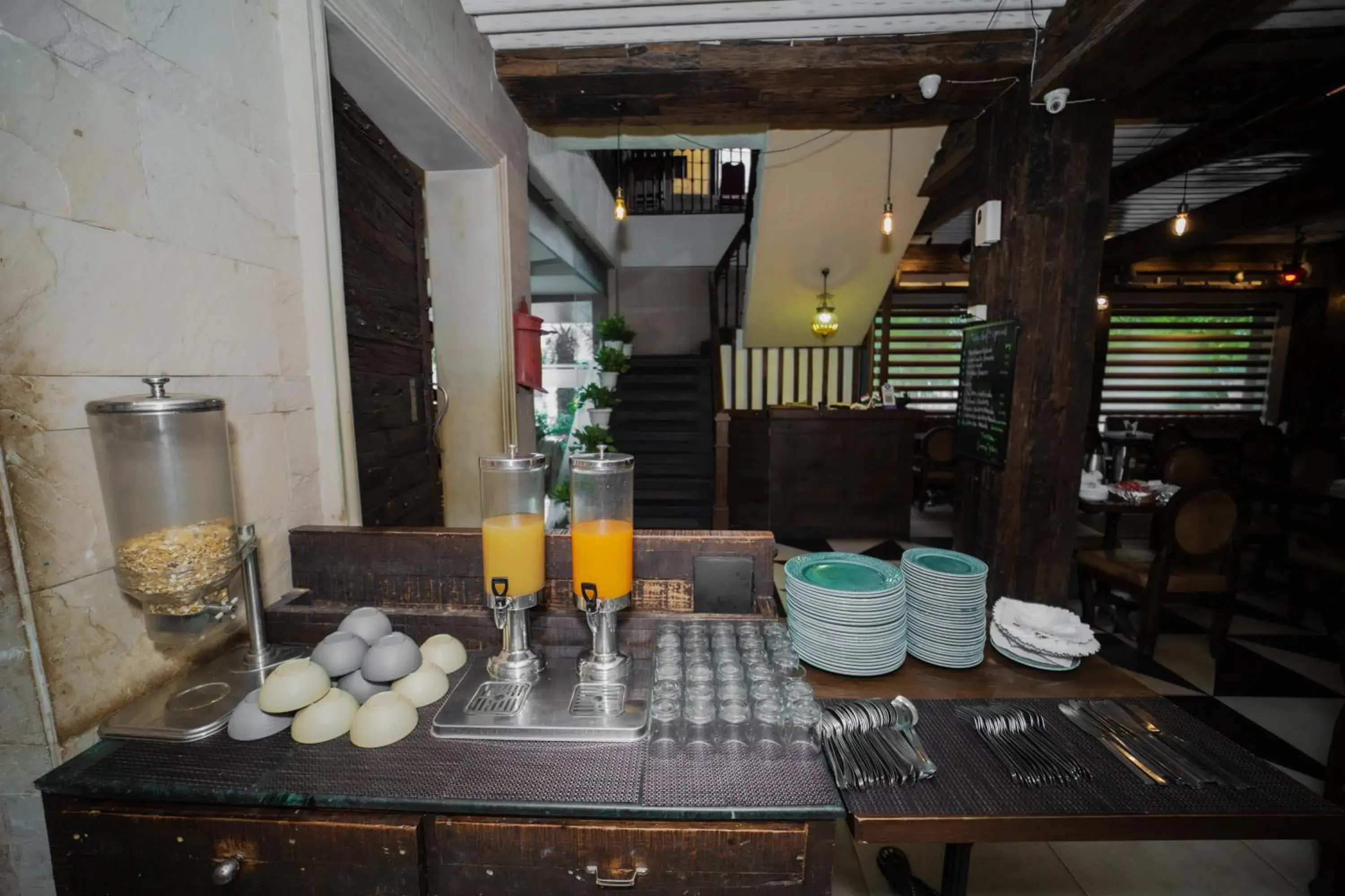 Restaurant/places to eat in New Hotel Broadway Restaurant/places to eat in New Hotel Broadway