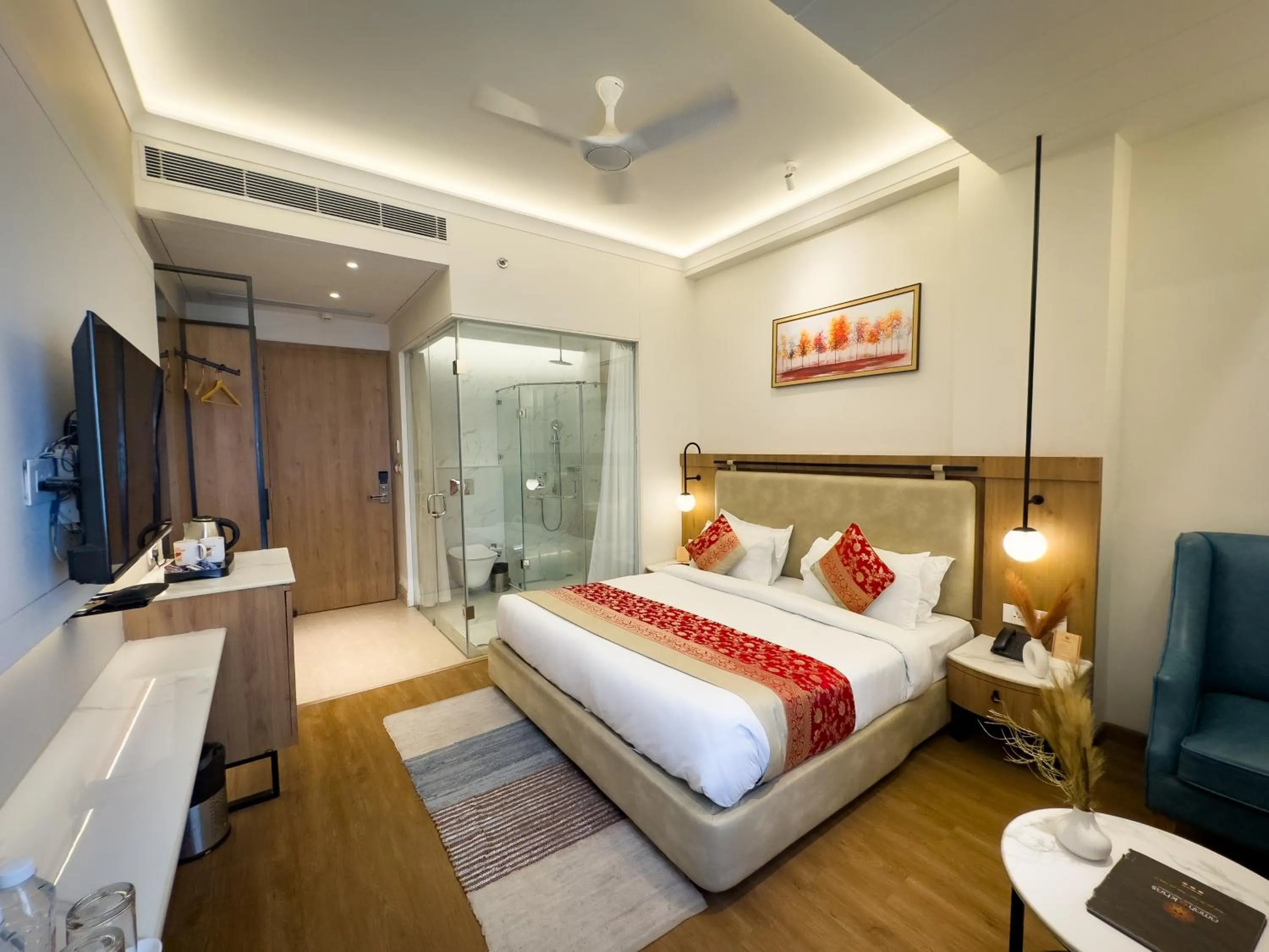 Bathroom, Bed in New Hotel Broadway