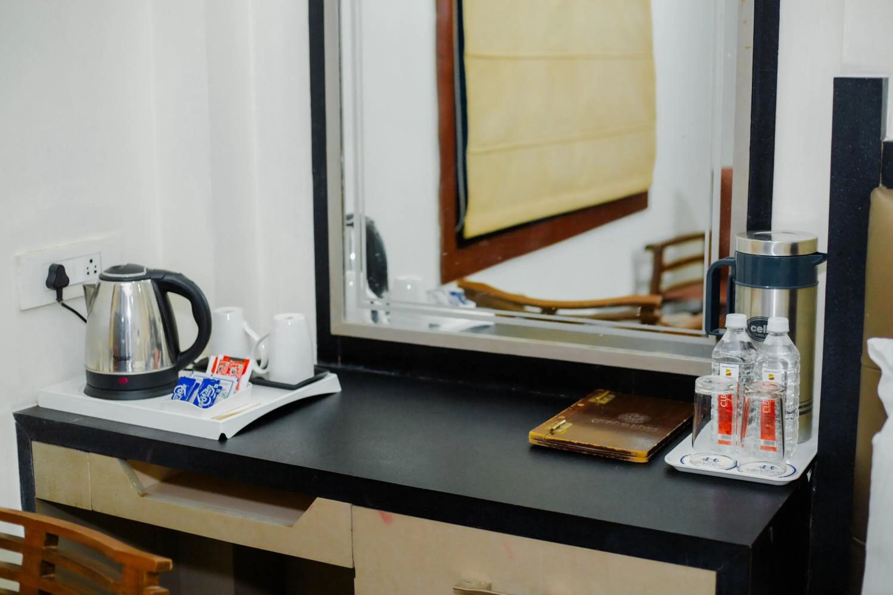 Coffee/tea facilities in New Hotel Broadway