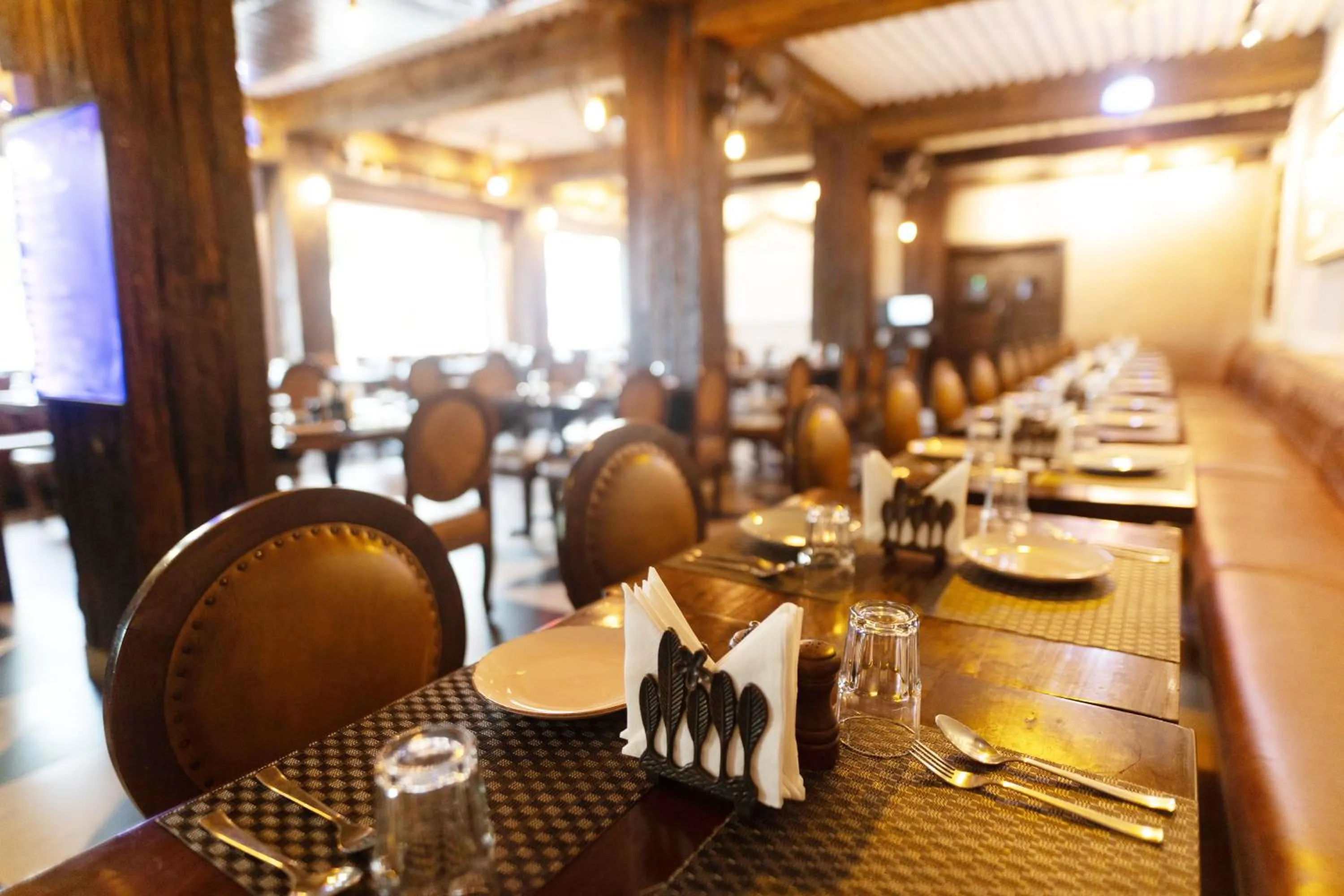 Restaurant/places to eat in New Hotel Broadway