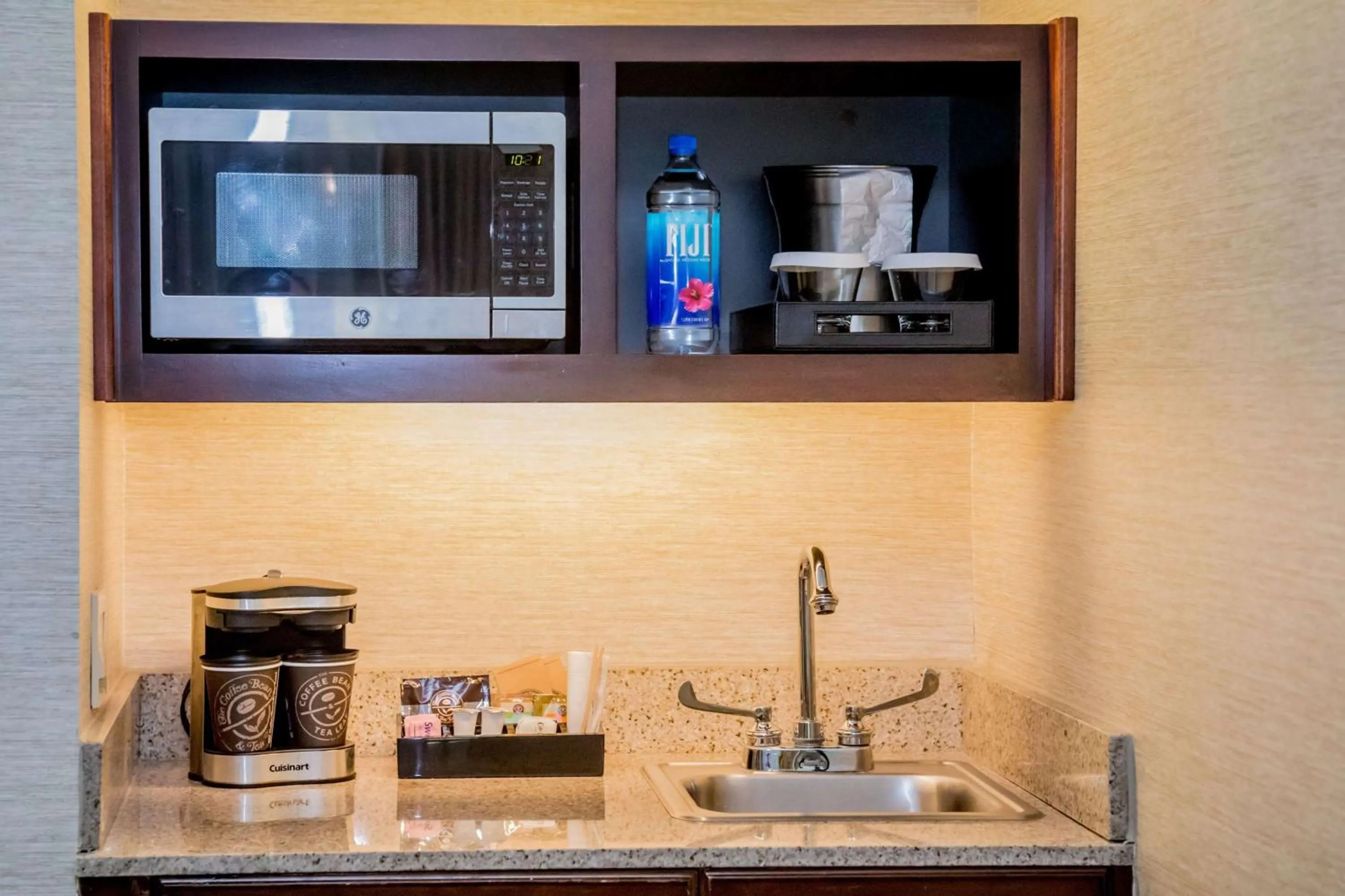 Bedroom in Embassy Suites by Hilton Lexington Green
