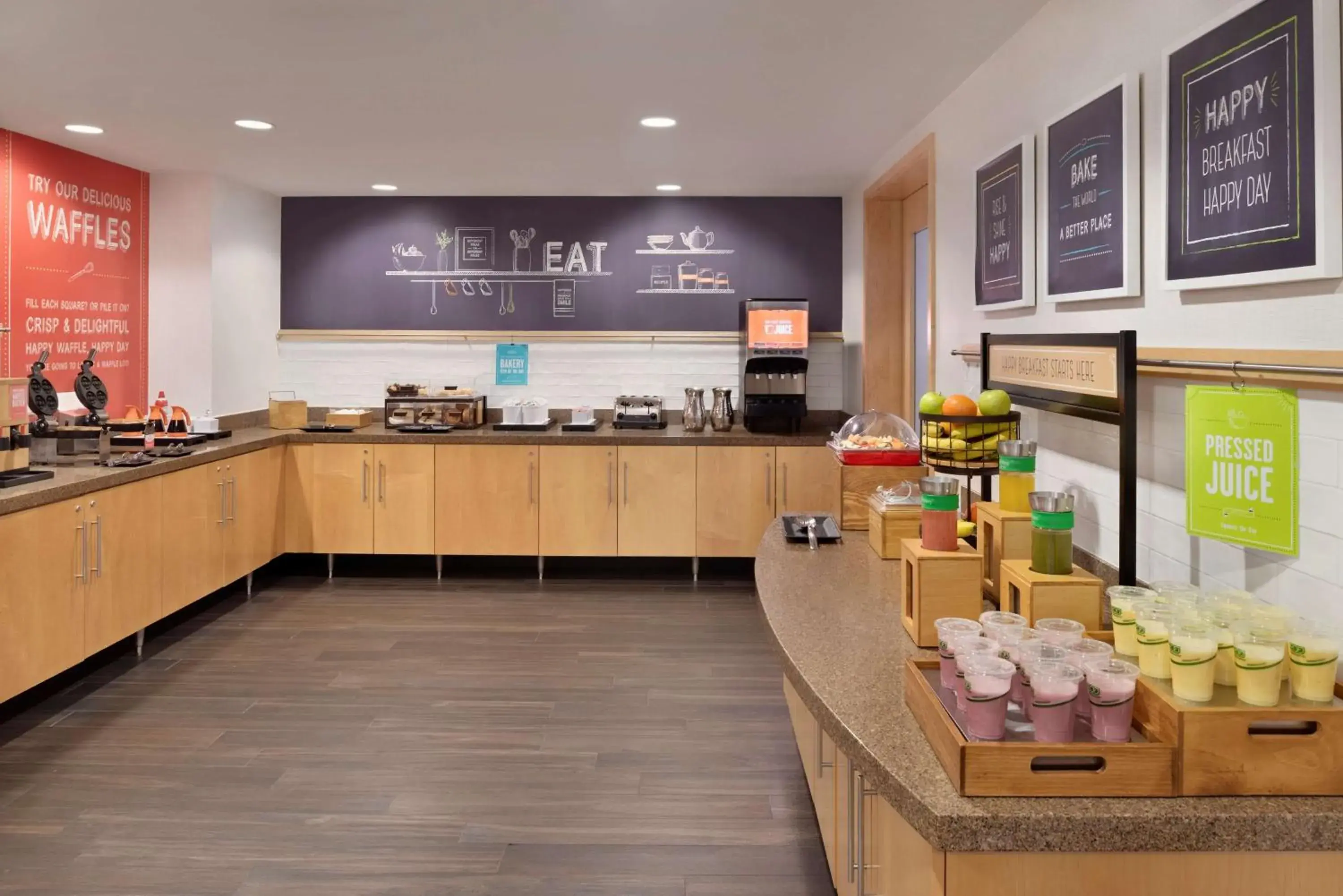 Breakfast in Hampton Inn & Suites Madison - West Breakfast in Hampton Inn & Suites Madison - West