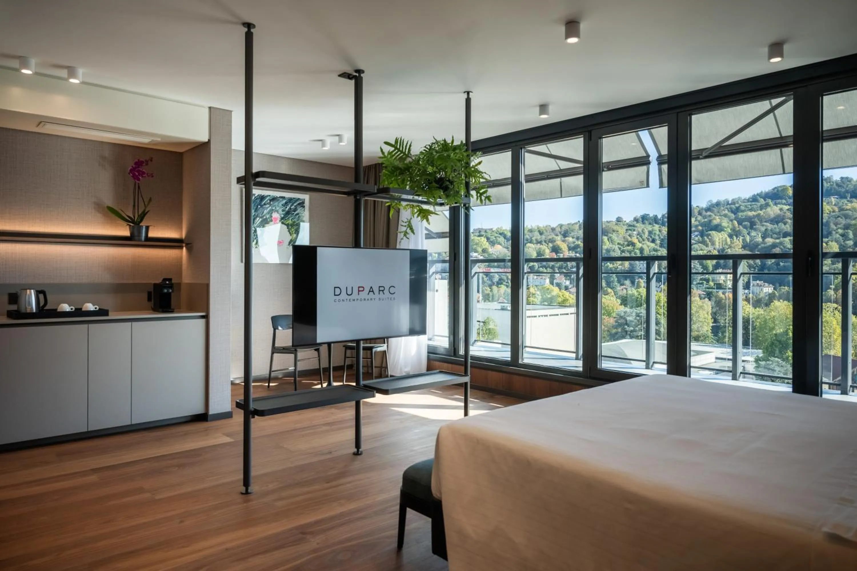 Balcony/Terrace, Bed in DUPARC Contemporary Suites