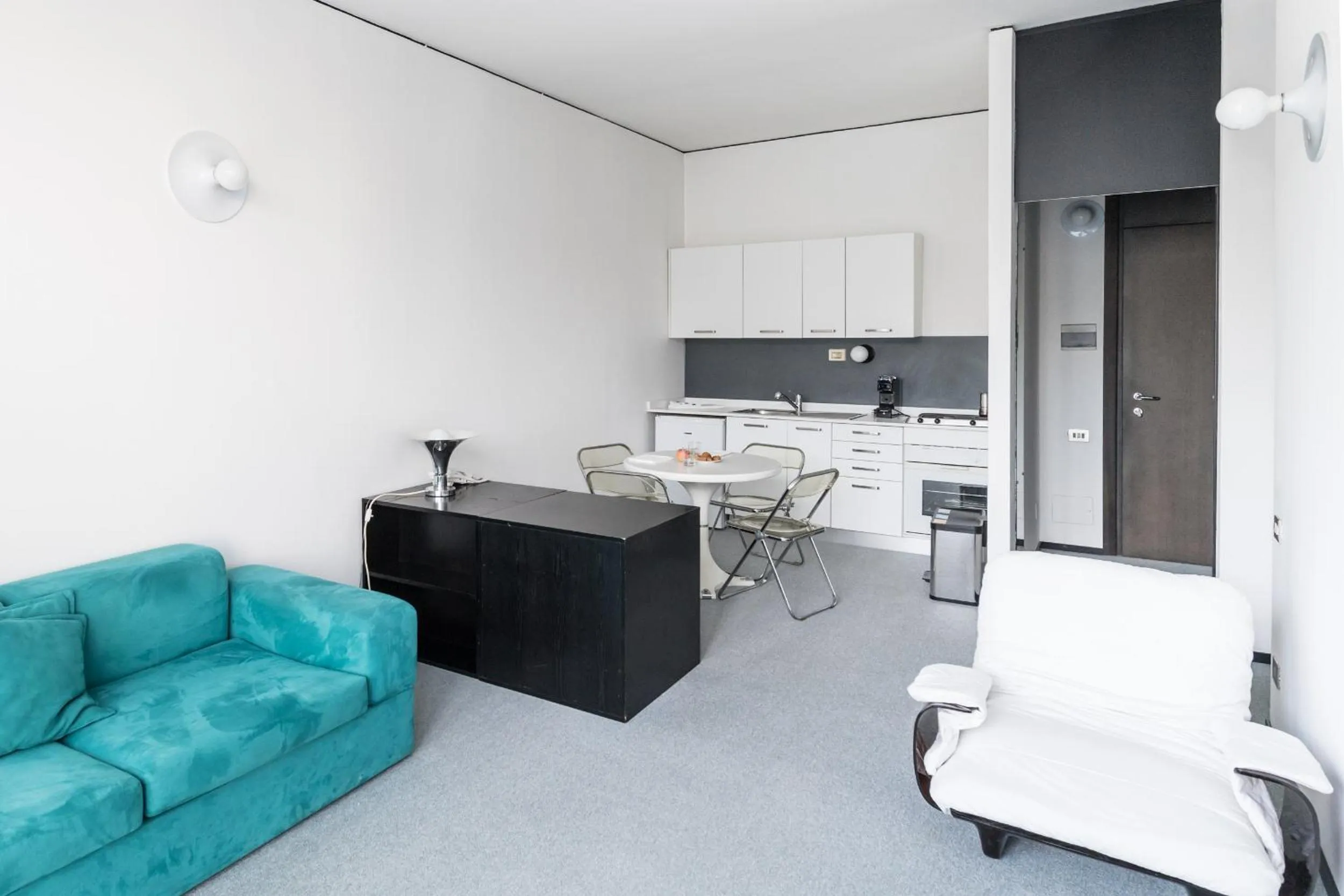 Kitchen or kitchenette in DUPARC Contemporary Suites