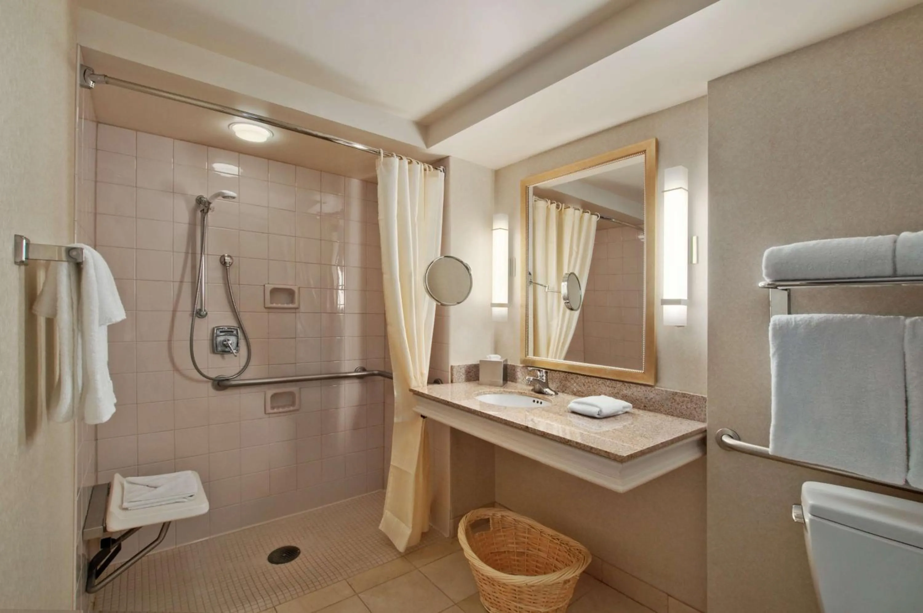 Bathroom in Hilton Madison Monona Terrace