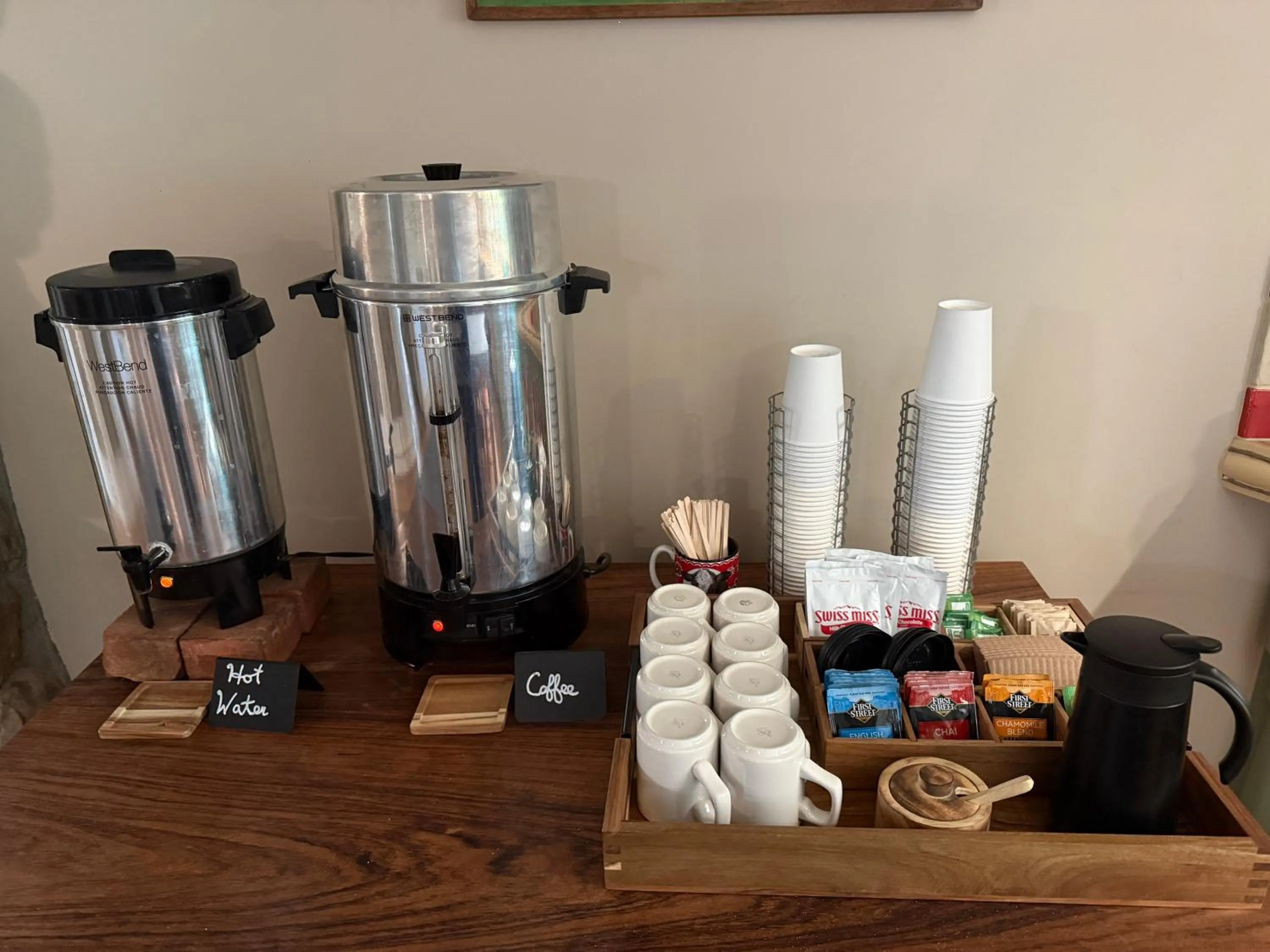 Coffee/tea facilities in Circle Bar B Guest Ranch