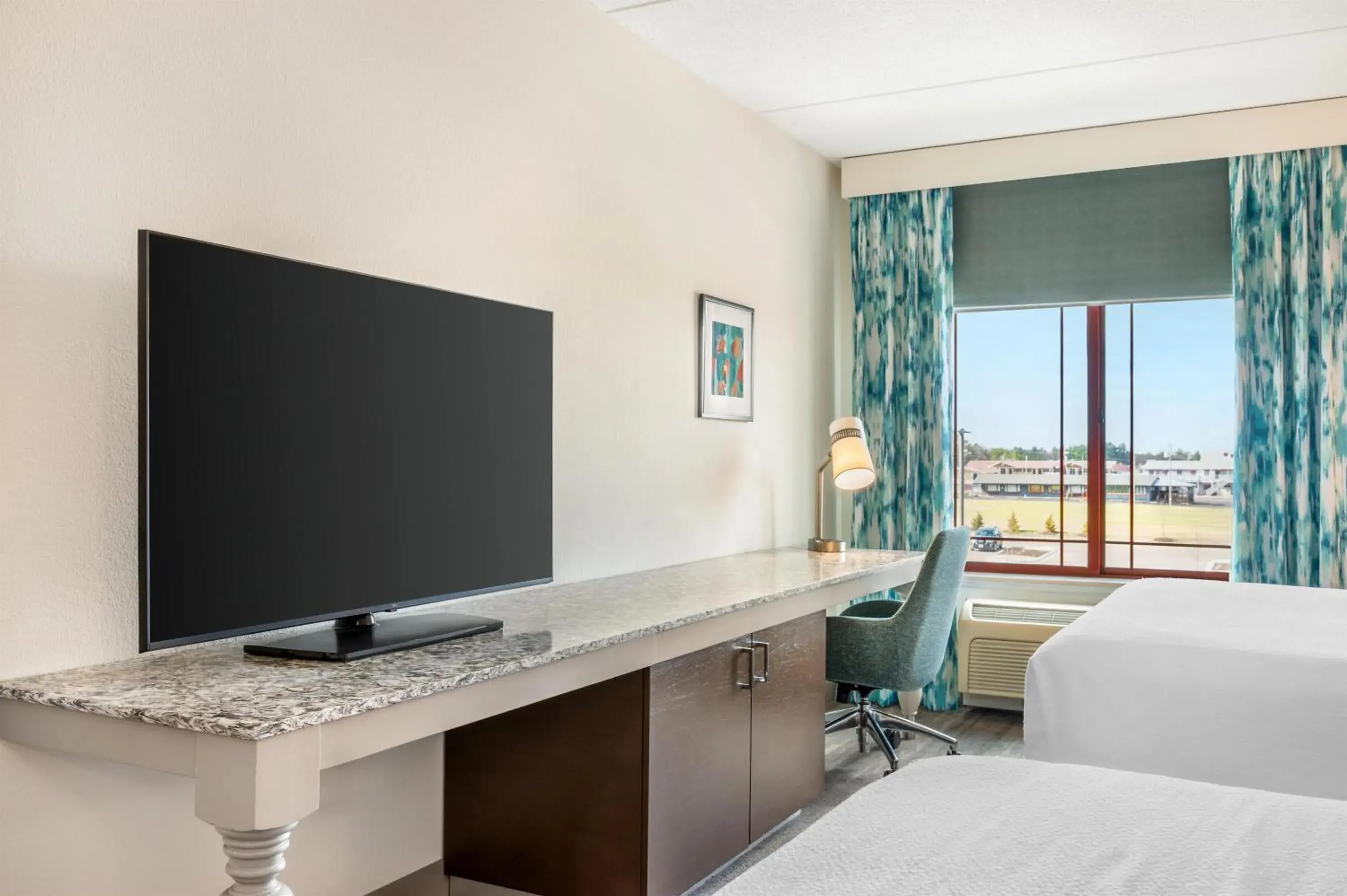 Queen Room with Two Queen Beds - Hearing Access in Hilton Garden Inn Wisconsin Dells Queen Room with Two Queen Beds - Hearing Access in Hilton Garden Inn Wisconsin Dells