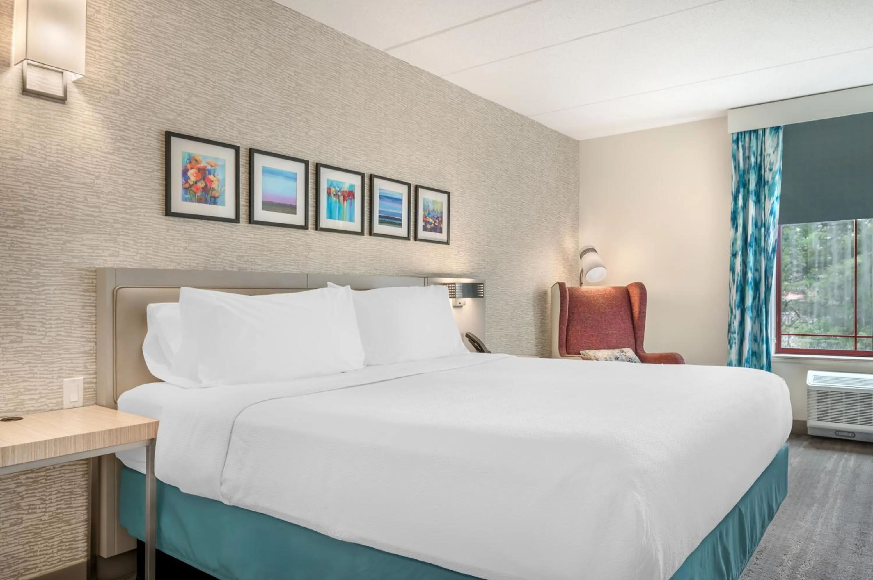 Bedroom, Bed in Hilton Garden Inn Wisconsin Dells