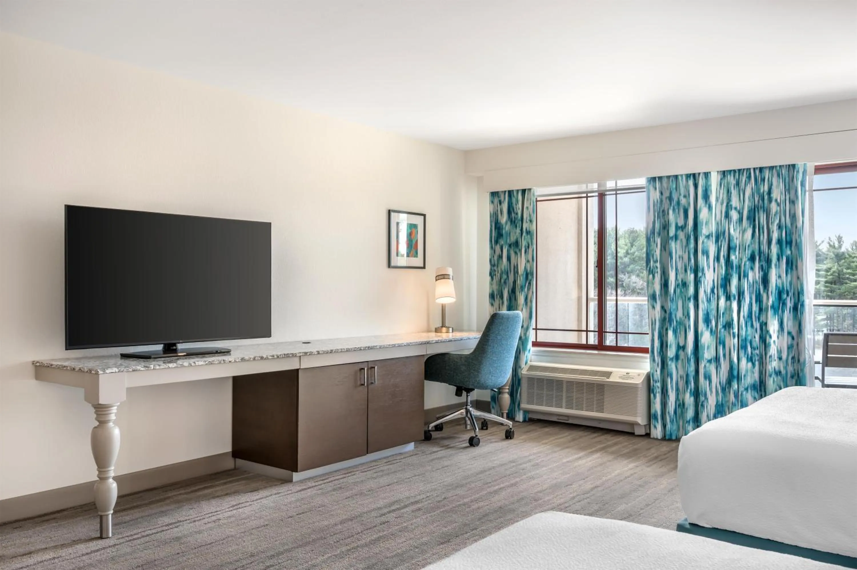 Bedroom, Bed in Hilton Garden Inn Wisconsin Dells