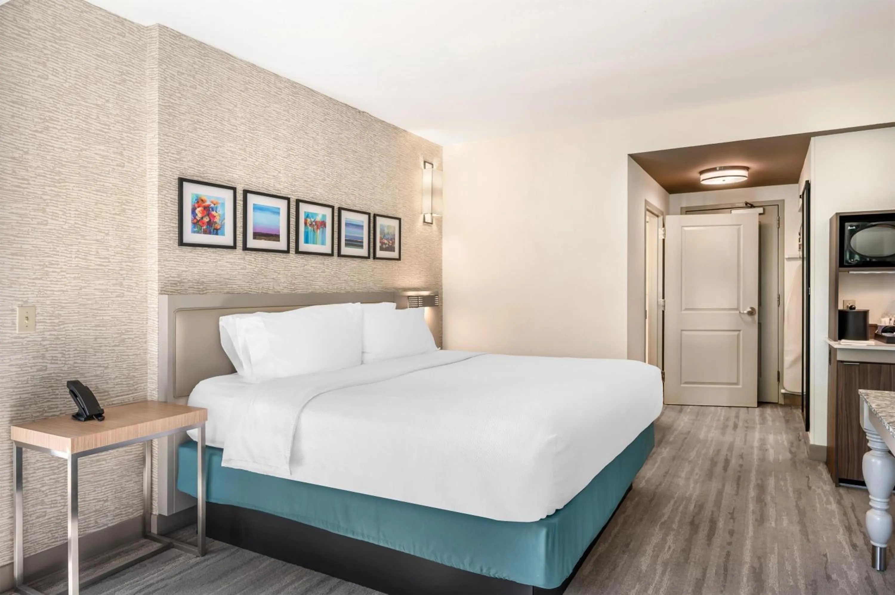 Bed in Hilton Garden Inn Wisconsin Dells