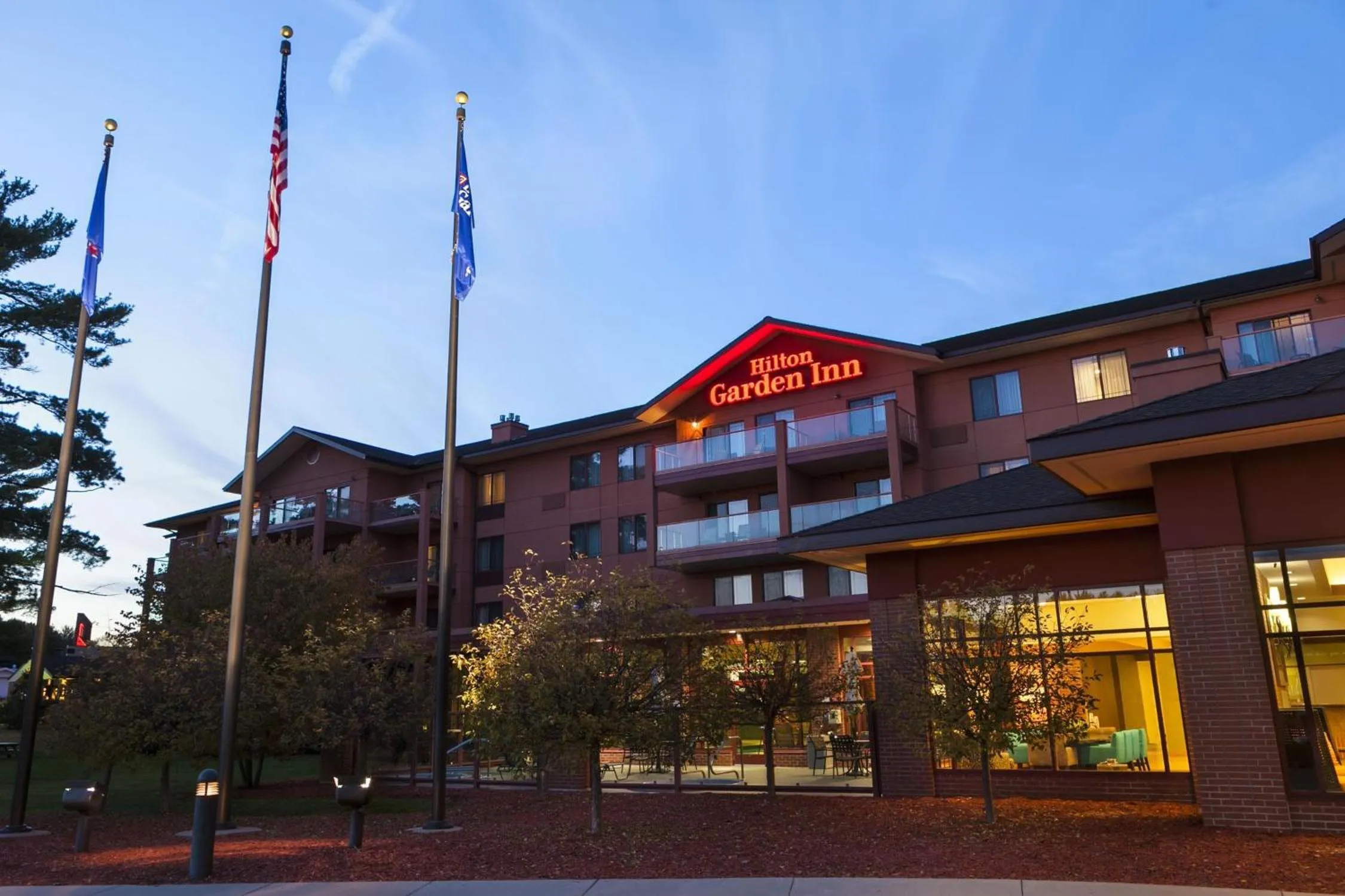 Property building in Hilton Garden Inn Wisconsin Dells