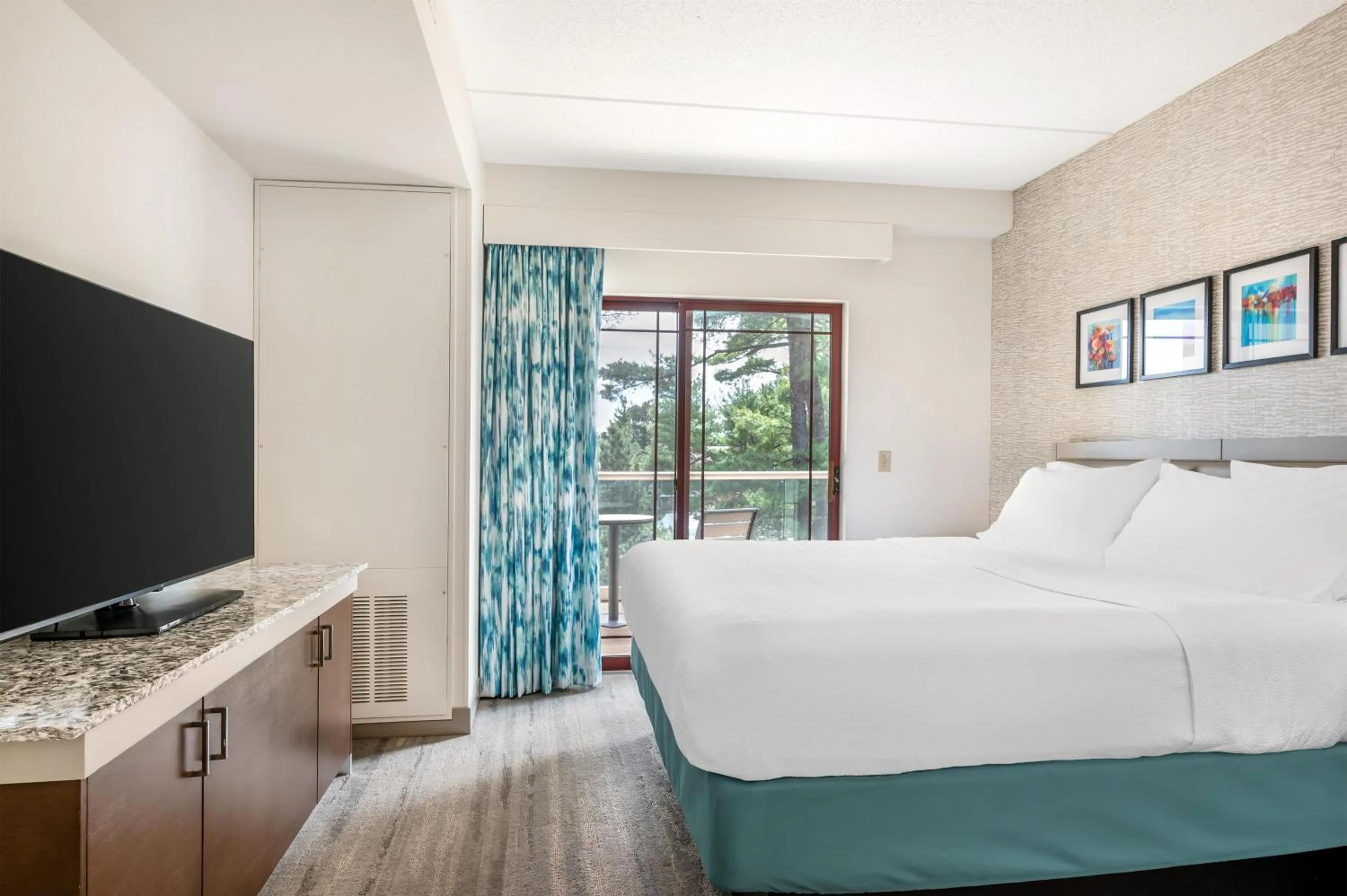 Bed in Hilton Garden Inn Wisconsin Dells